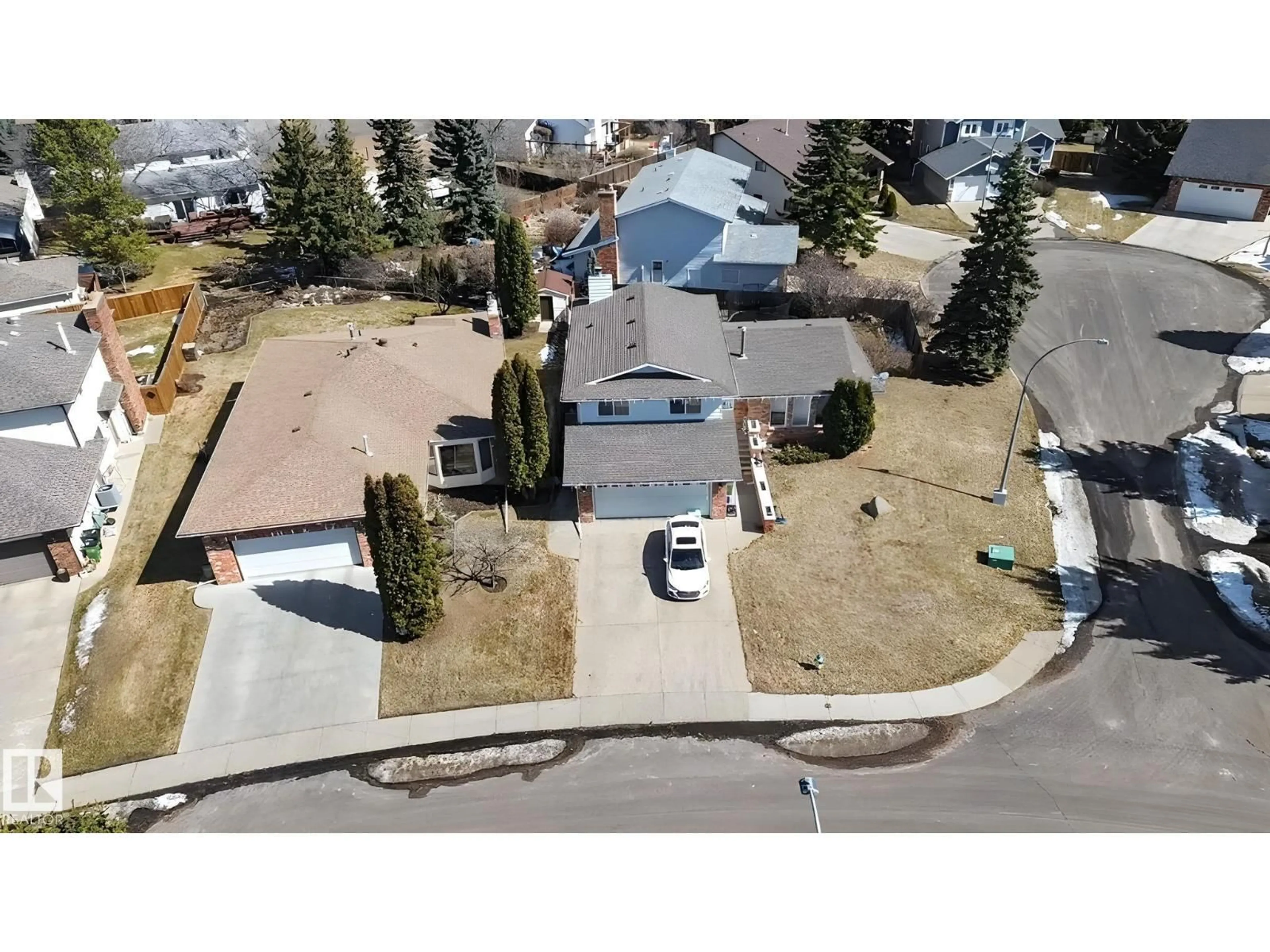 A pic from outside/outdoor area/front of a property/back of a property/a pic from drone, street for 1835 104A ST, Edmonton Alberta T6J5C1