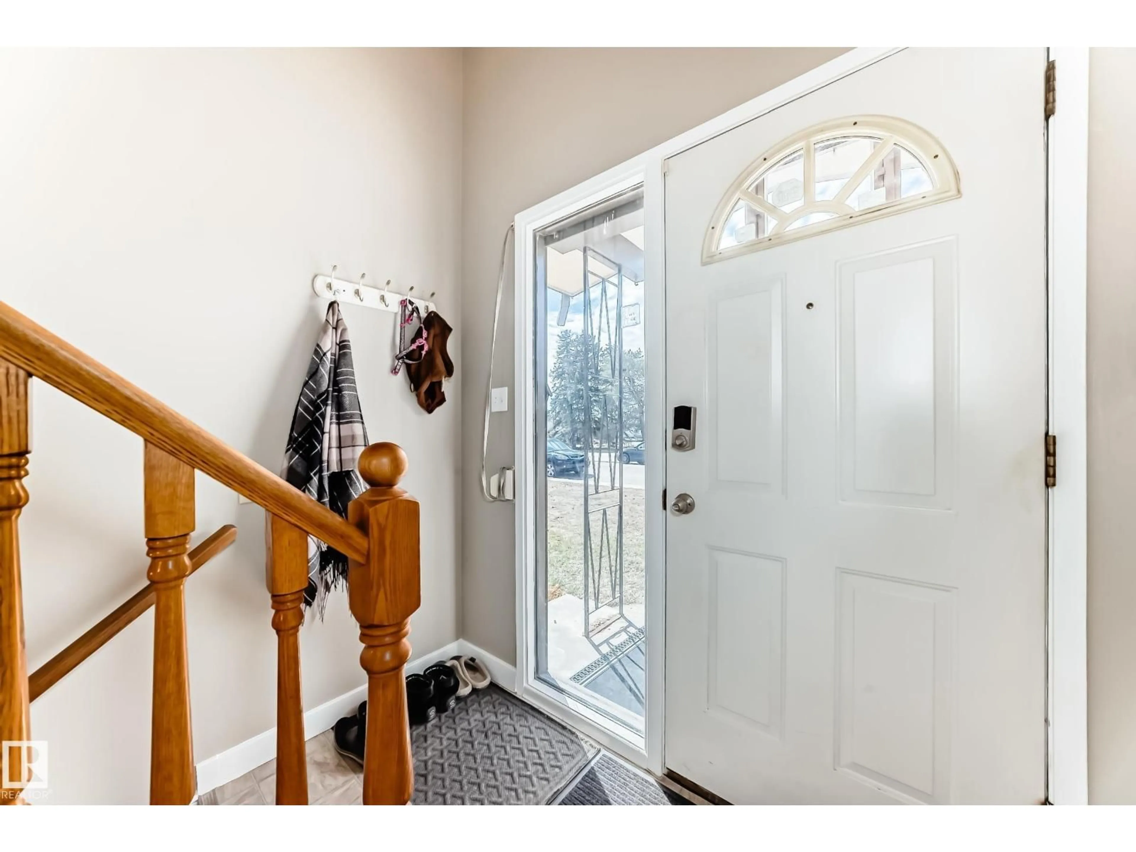 Indoor entryway for 13419 70 ST, Edmonton Alberta T5C0K2