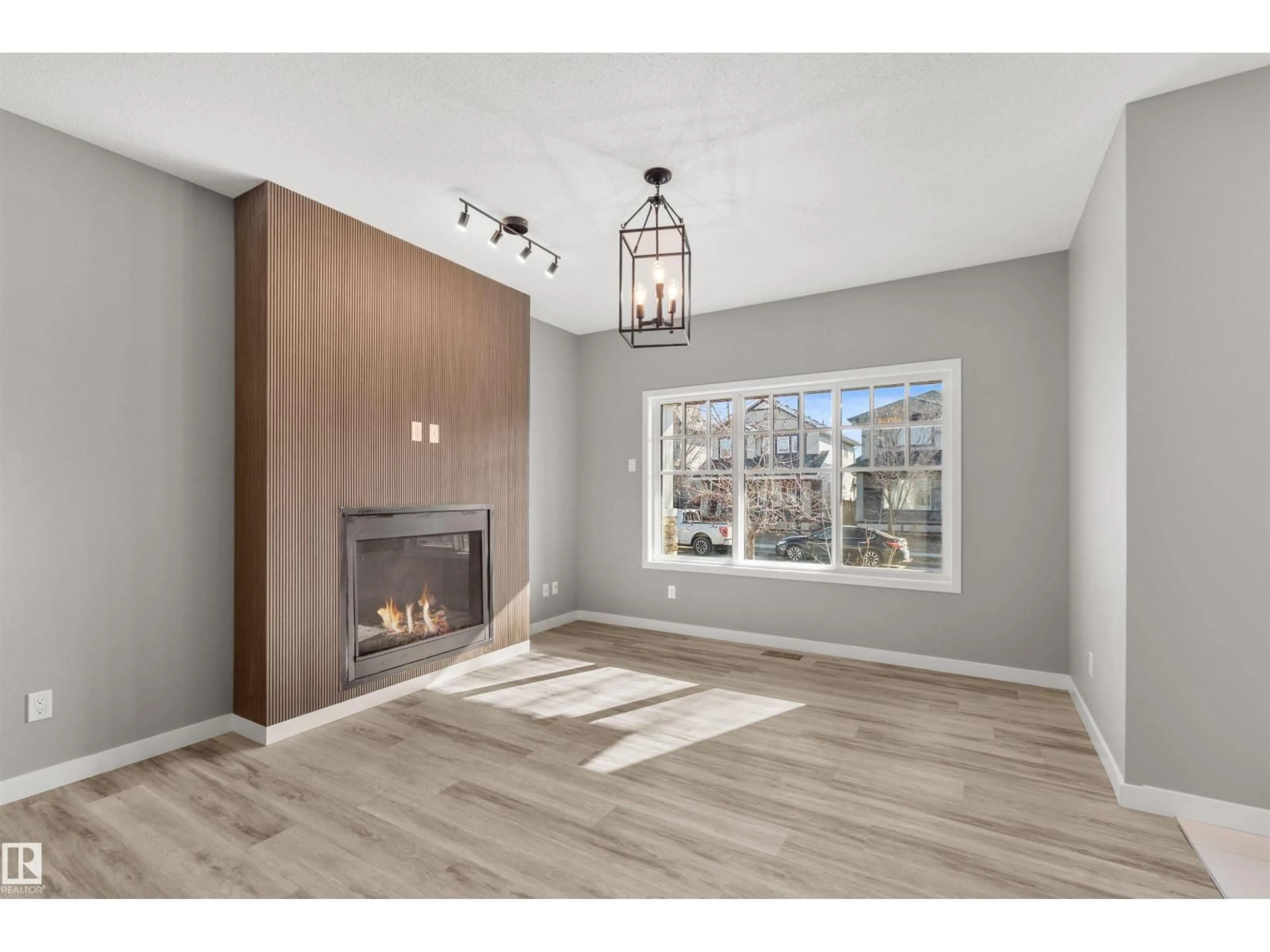 Unknown for 4016 ALLAN CR, Edmonton Alberta T6W2K2