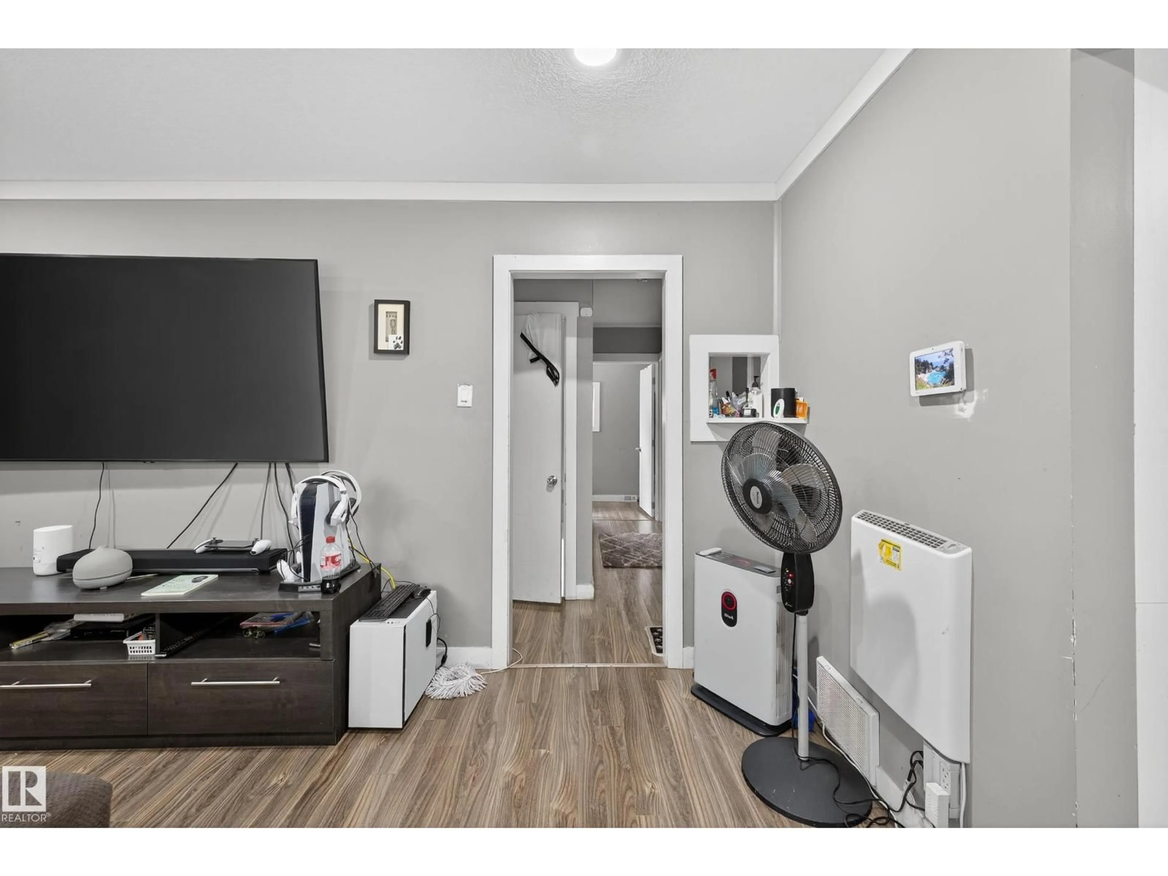 A pic of a room for NW - 6014 120 AV, Edmonton Alberta T5W1L7