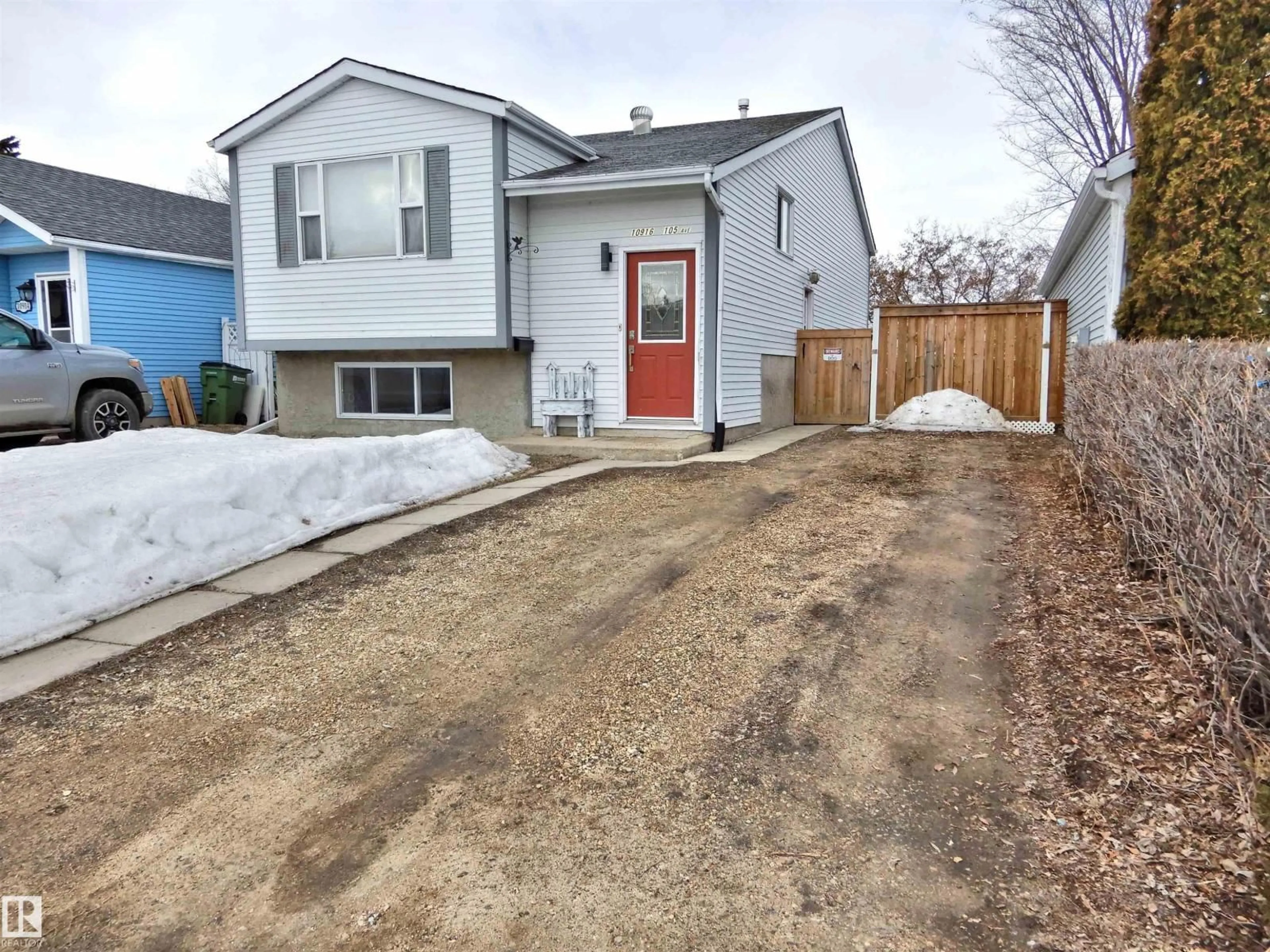 A pic from outside/outdoor area/front of a property/back of a property/a pic from drone, street for 10916 105 AV, Westlock Alberta T7P1A8
