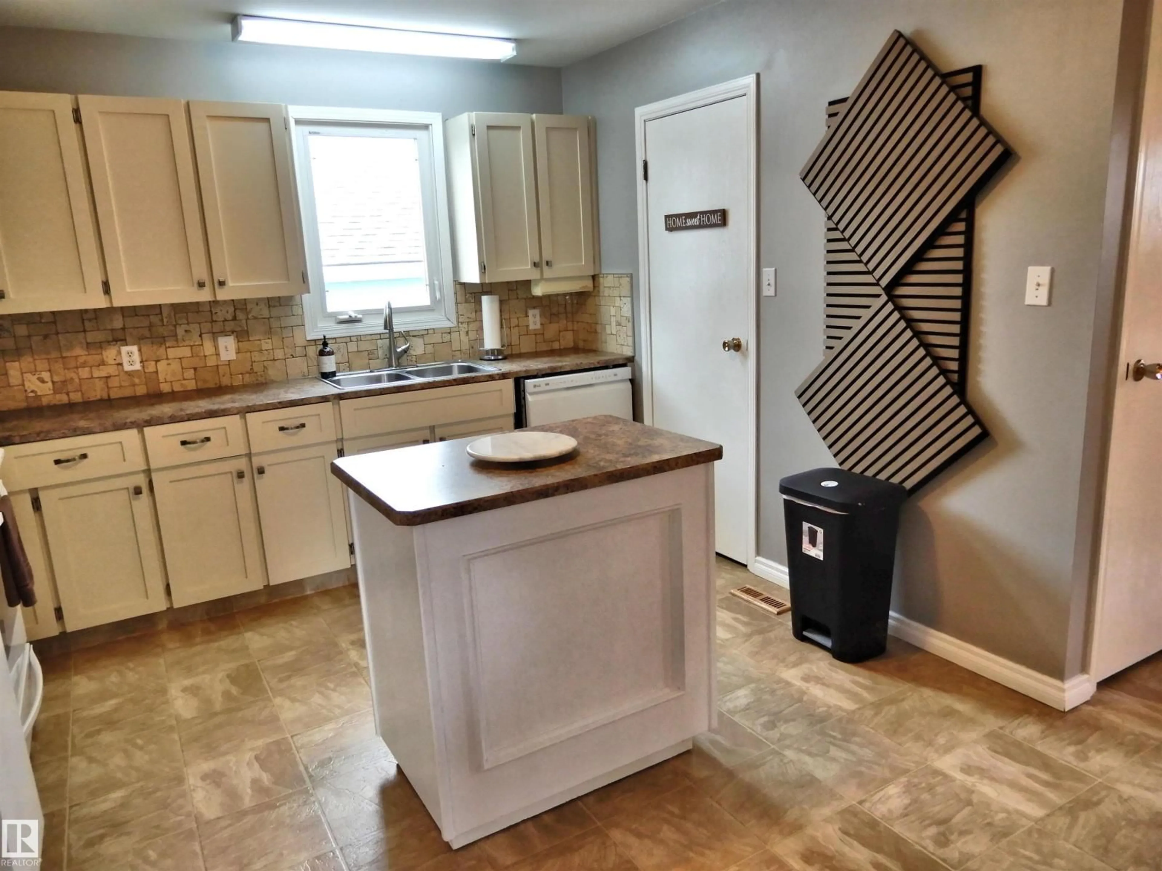 Unknown for 10916 105 AV, Westlock Alberta T7P1A8