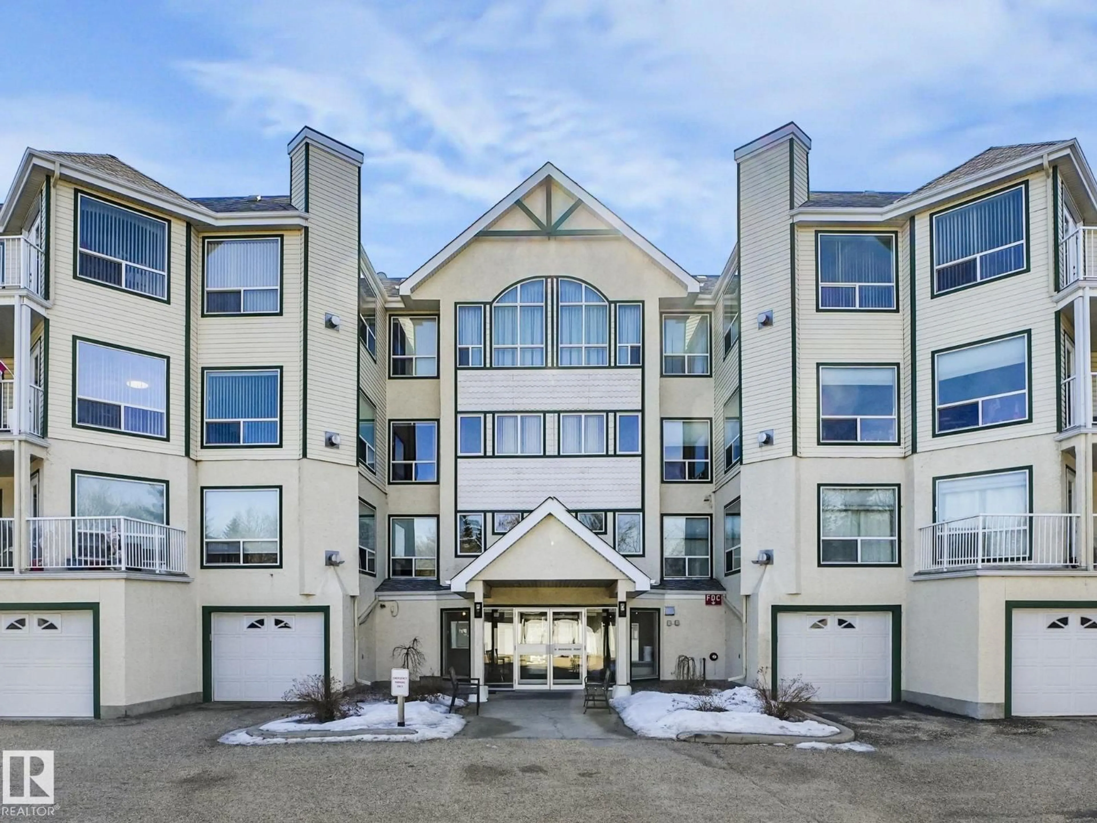 Indoor foyer for 10 - 210 IRONWOOD PT, St. Albert Alberta T8N6W4