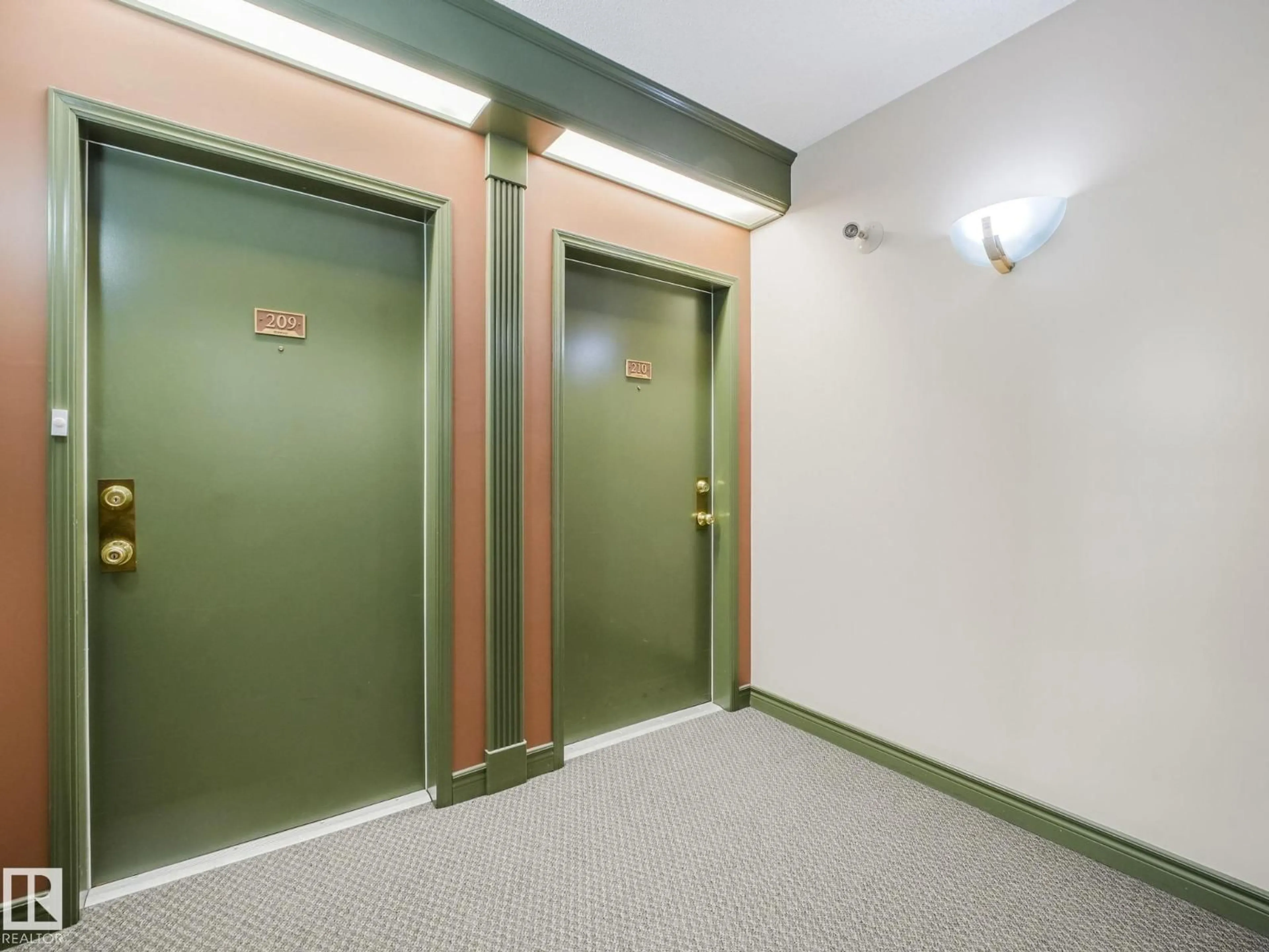 Indoor foyer for 10 - 210 IRONWOOD PT, St. Albert Alberta T8N6W4