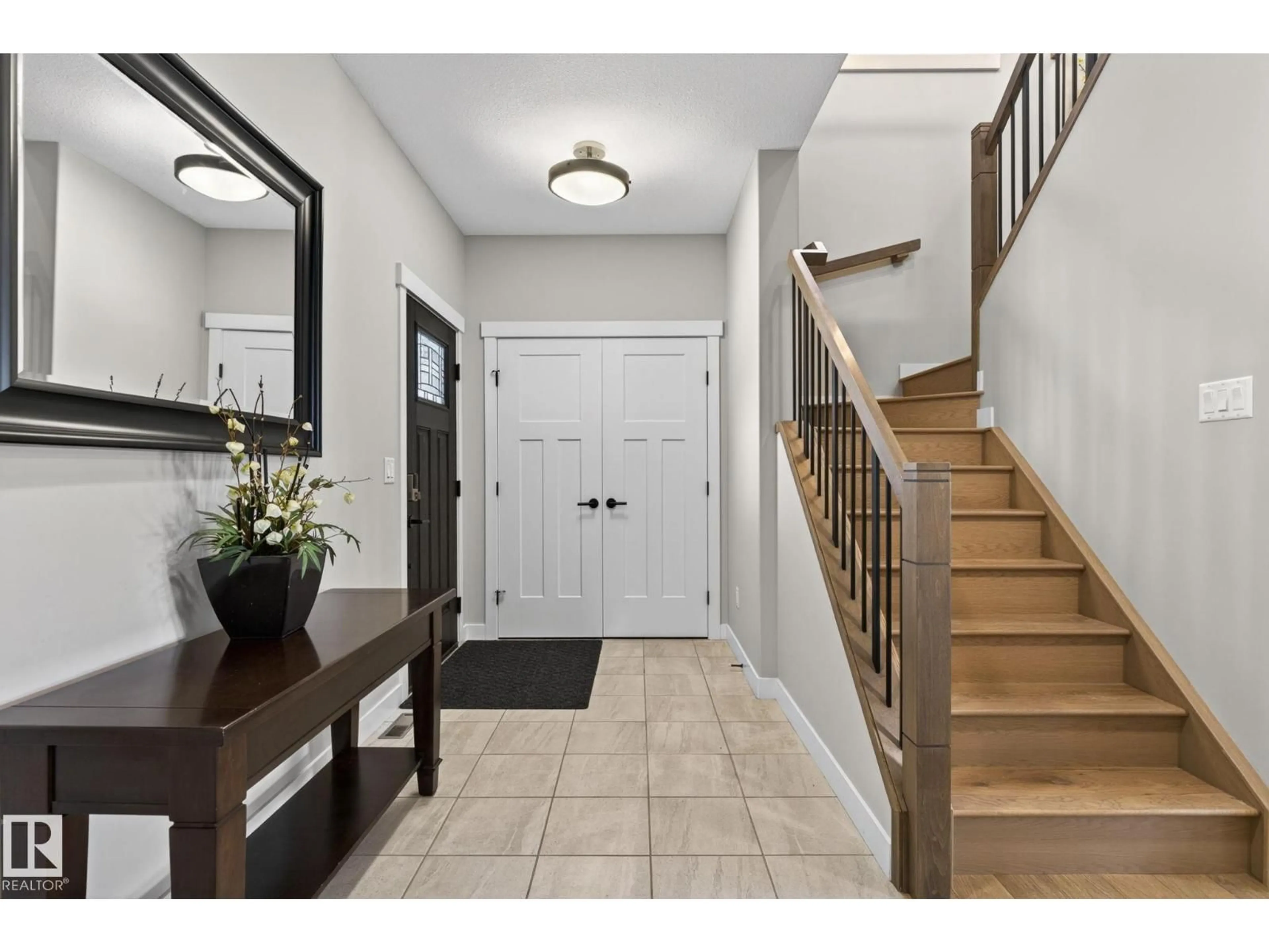 Indoor entryway for NW - 2728 202 ST, Edmonton Alberta T6M0W7
