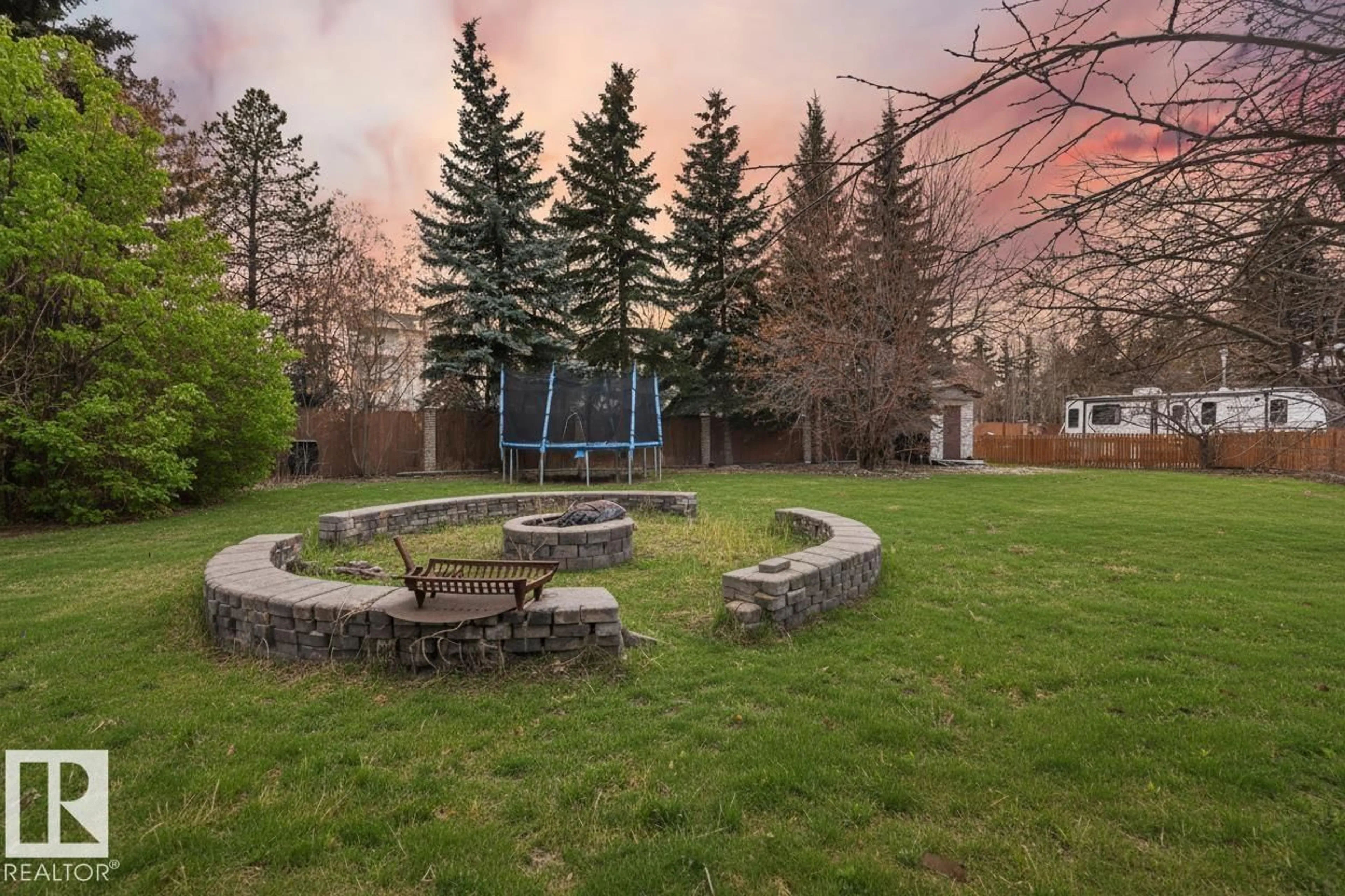 Patio, mountain view for 101 WESTRIDGE RD, Edmonton Alberta T5T1B5