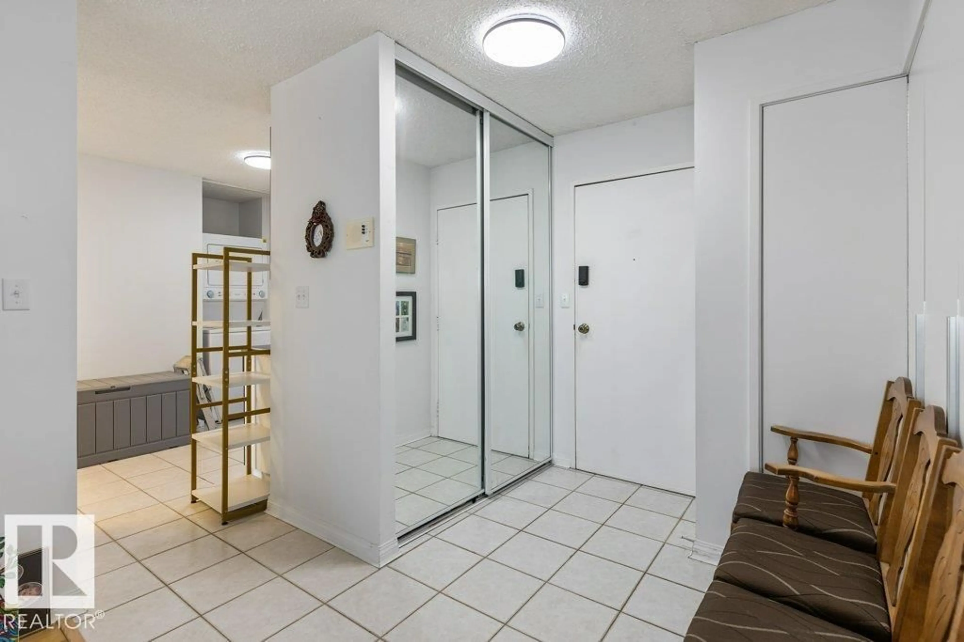 Indoor foyer for #1403 - 9808 103 ST, Edmonton Alberta T5K2G4