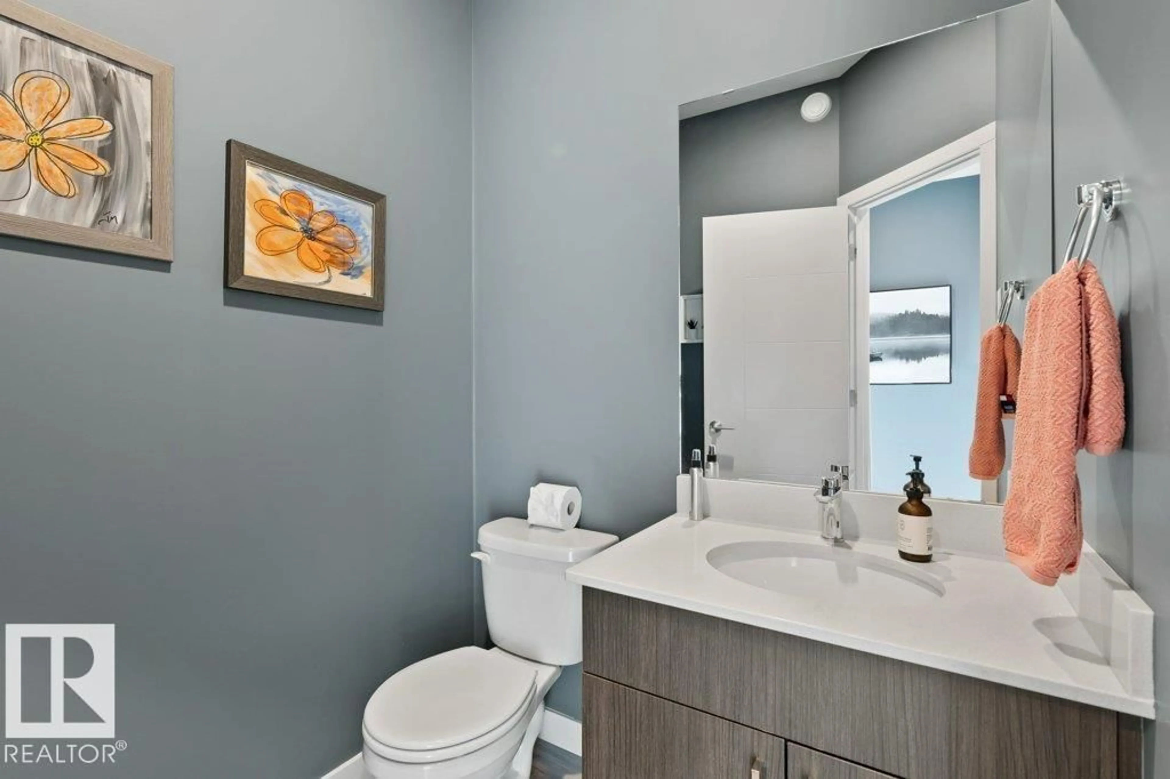 Contemporary bathroom, ceramic/tile floor for 76 ROYAL ST, St. Albert Alberta T8N7X4