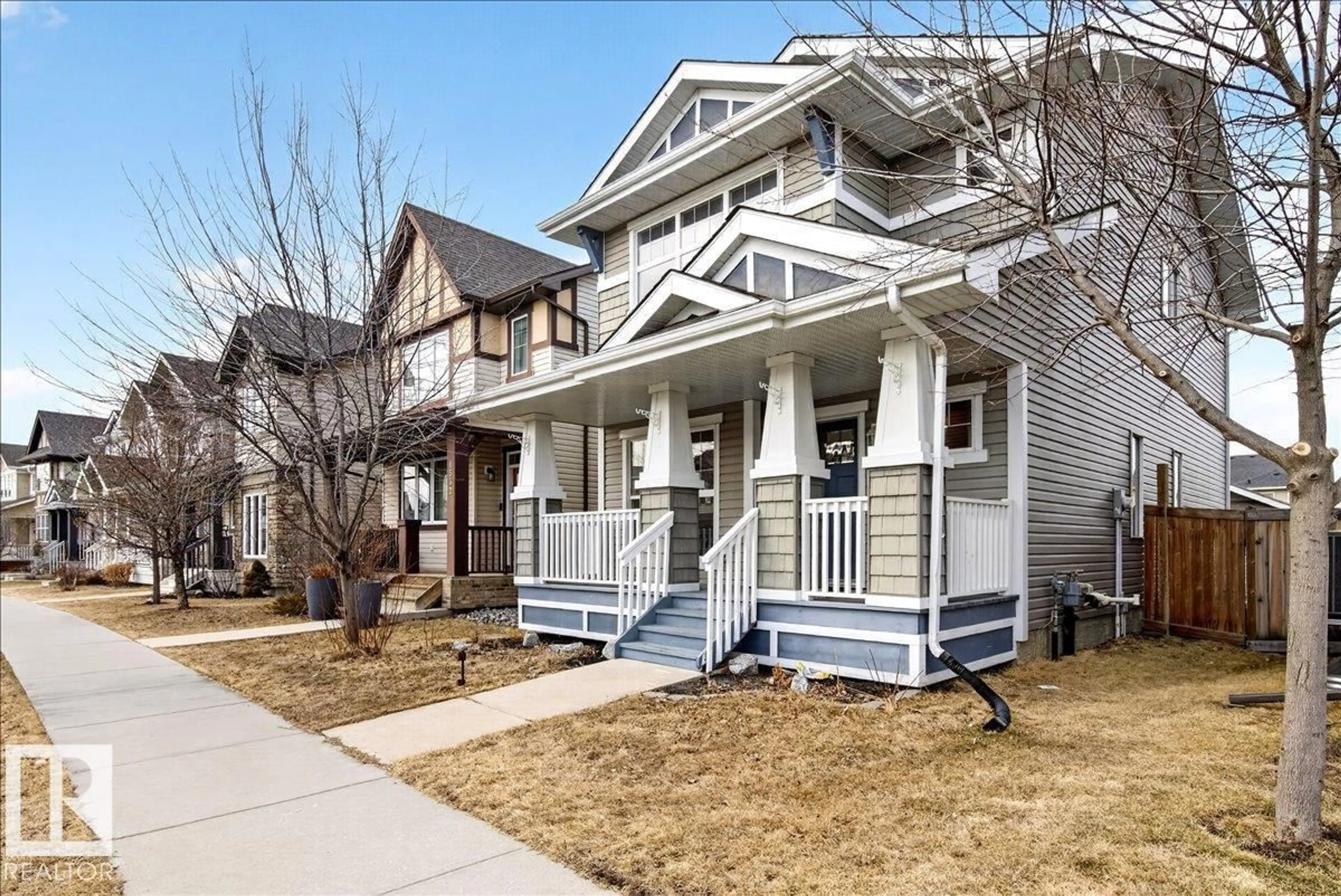 Home with vinyl exterior material, street for 1530 CHAPMAN WY, Edmonton Alberta T6W0Z1