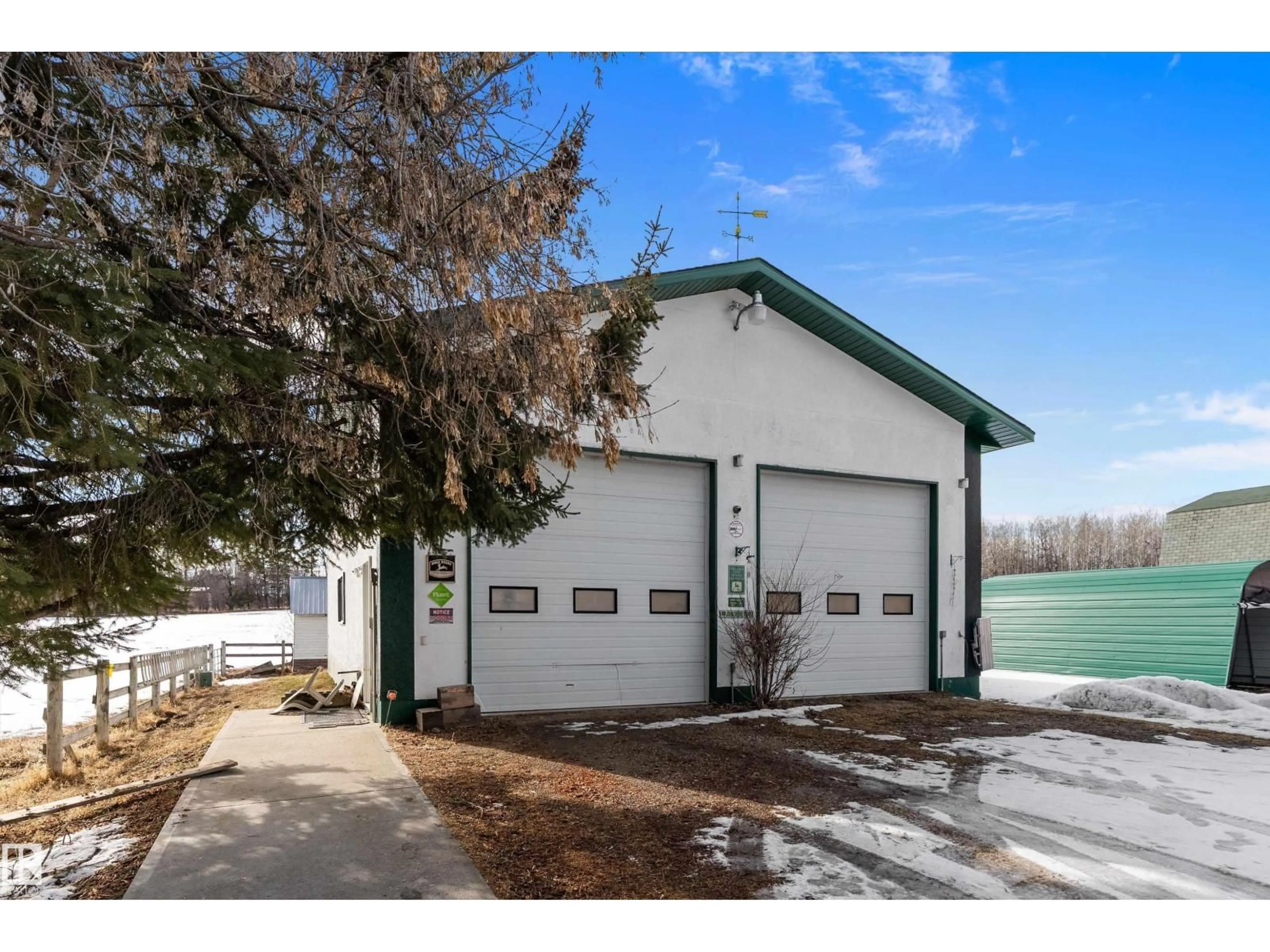 Indoor garage for 2214A TWP ROAD 534, Rural Lac Ste. Anne County Alberta T0E1V0