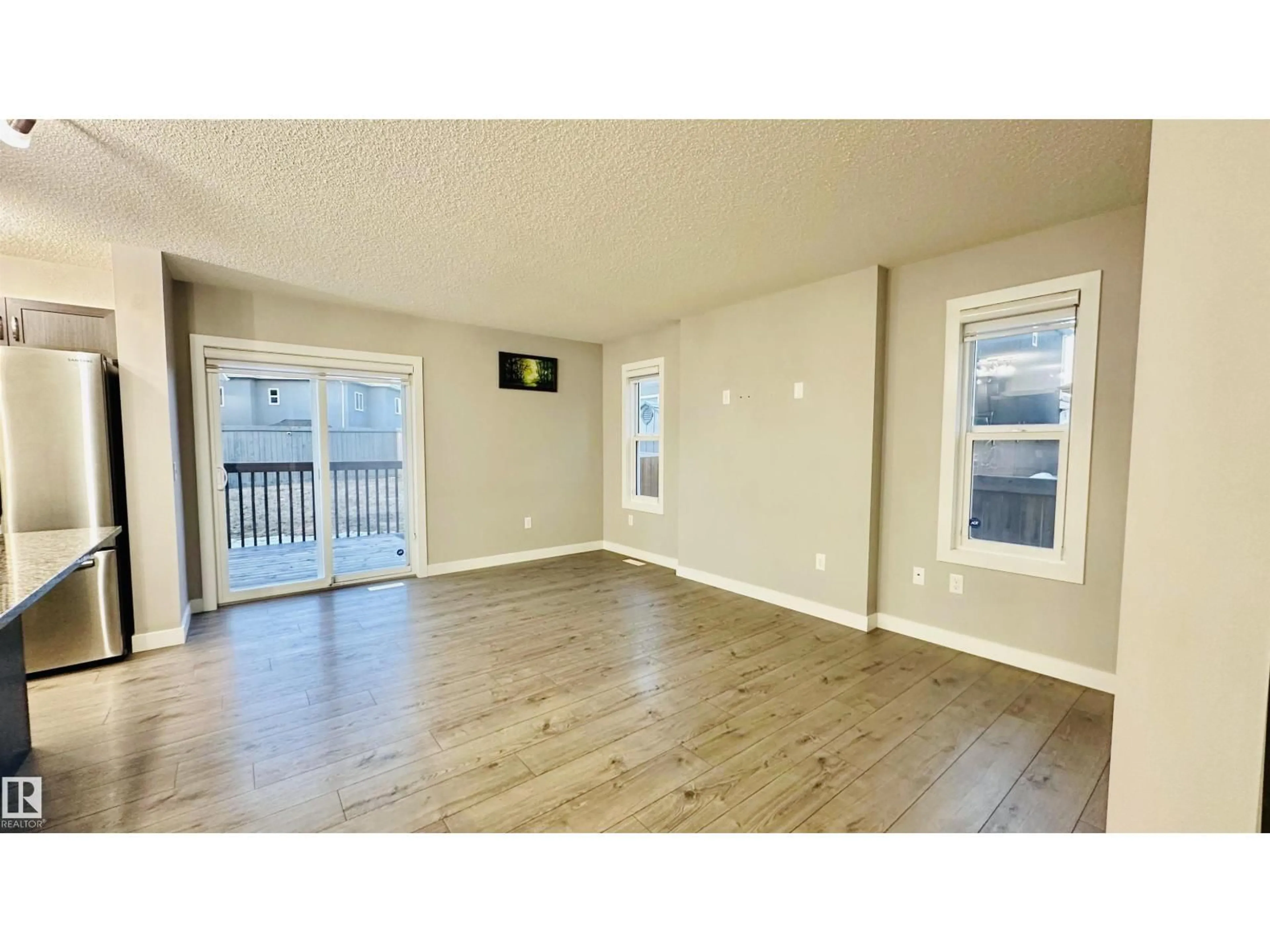 A pic of a room for 1105 33A ST, Edmonton Alberta T6T2C4