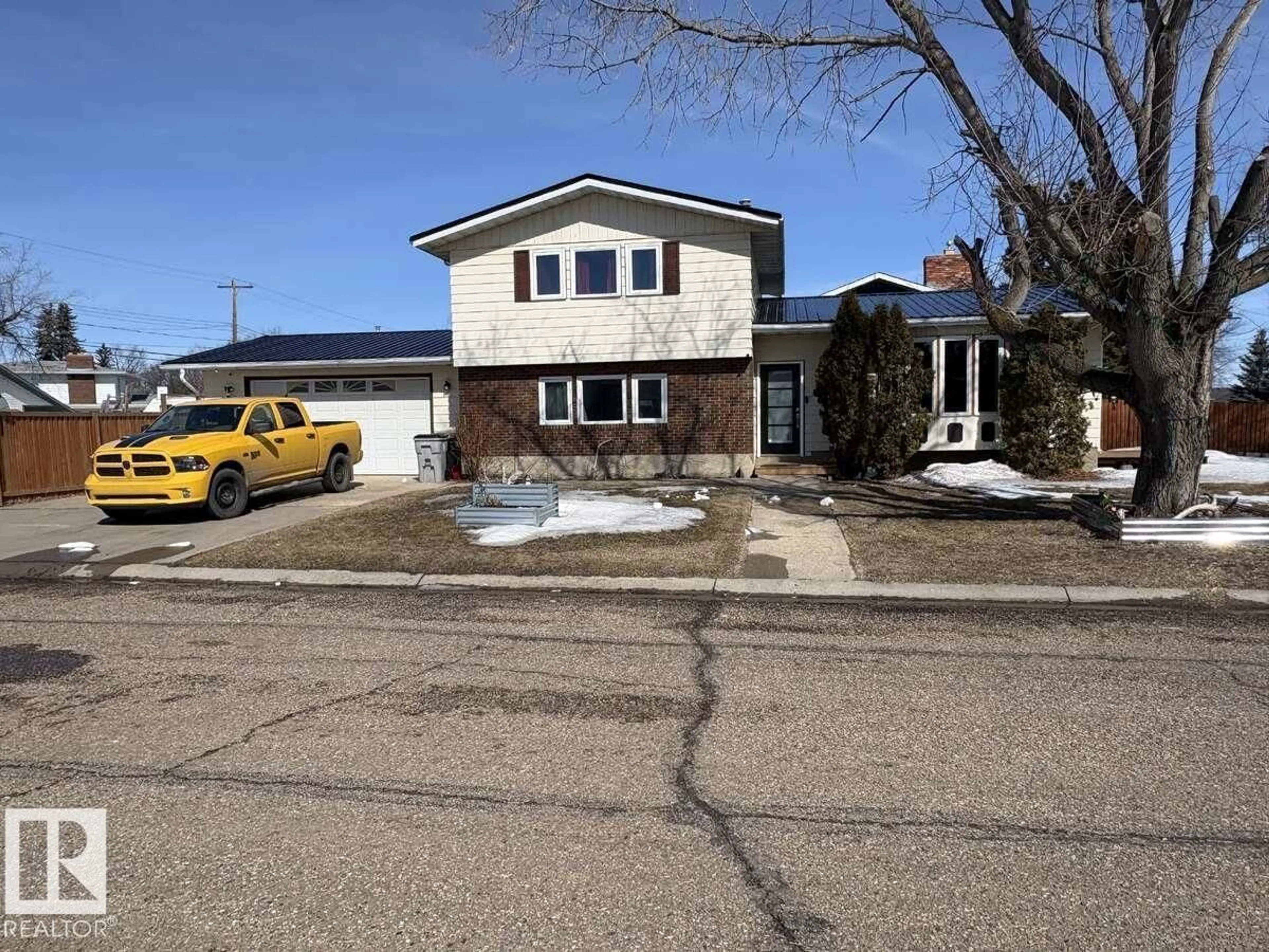 Unknown for 5204 47 ST, Redwater Alberta T0A2W0