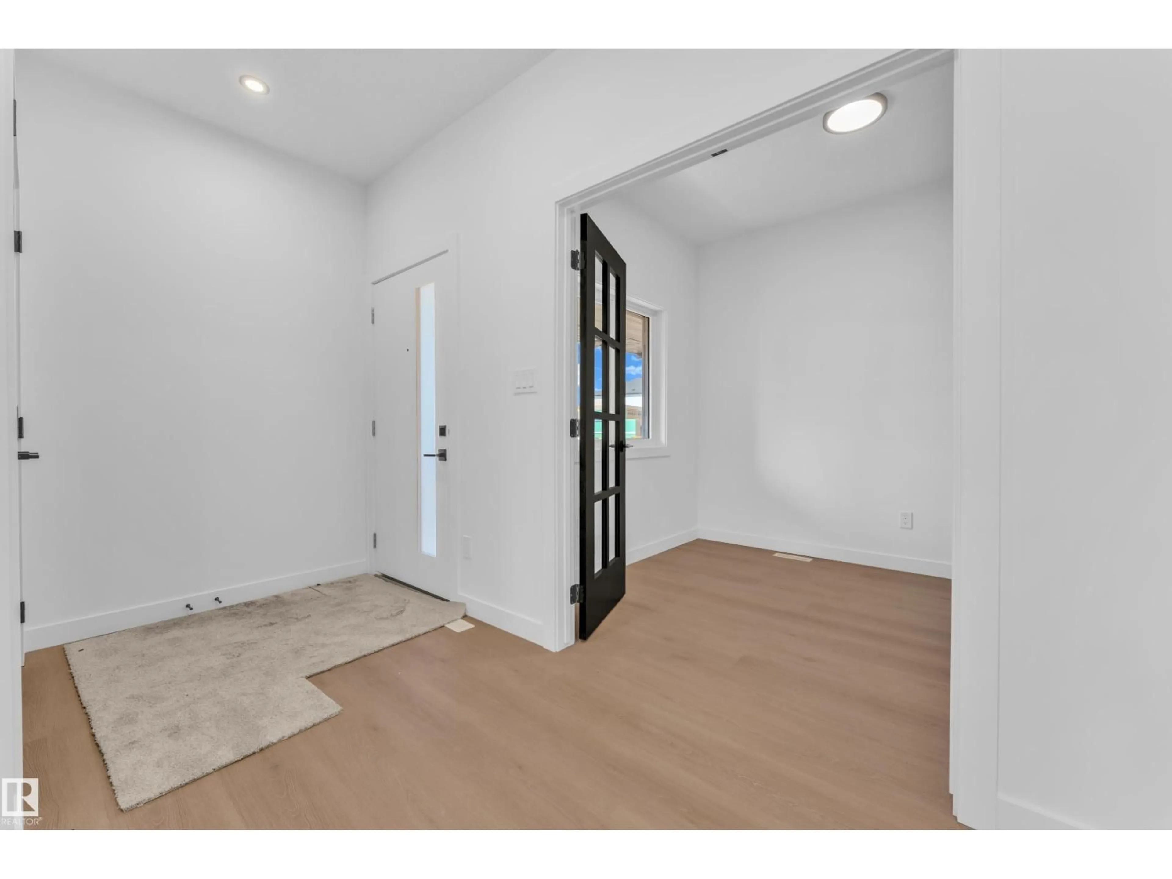 Indoor entryway for 4 GRAYSON GR, Stony Plain Alberta T7Z0P3