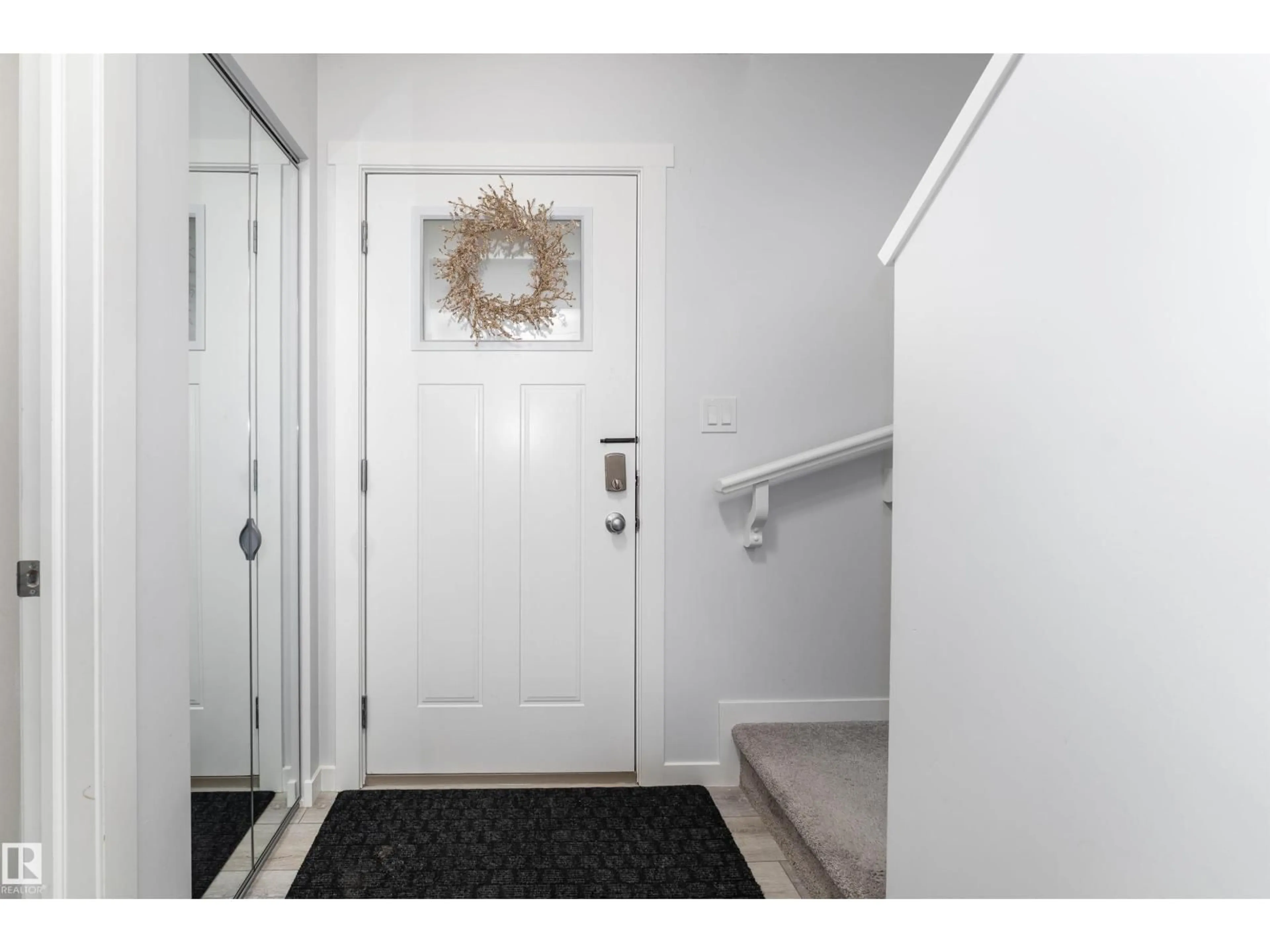 Indoor entryway for #6 - 12815 CUMBERLAND RD, Edmonton Alberta T6V0M2