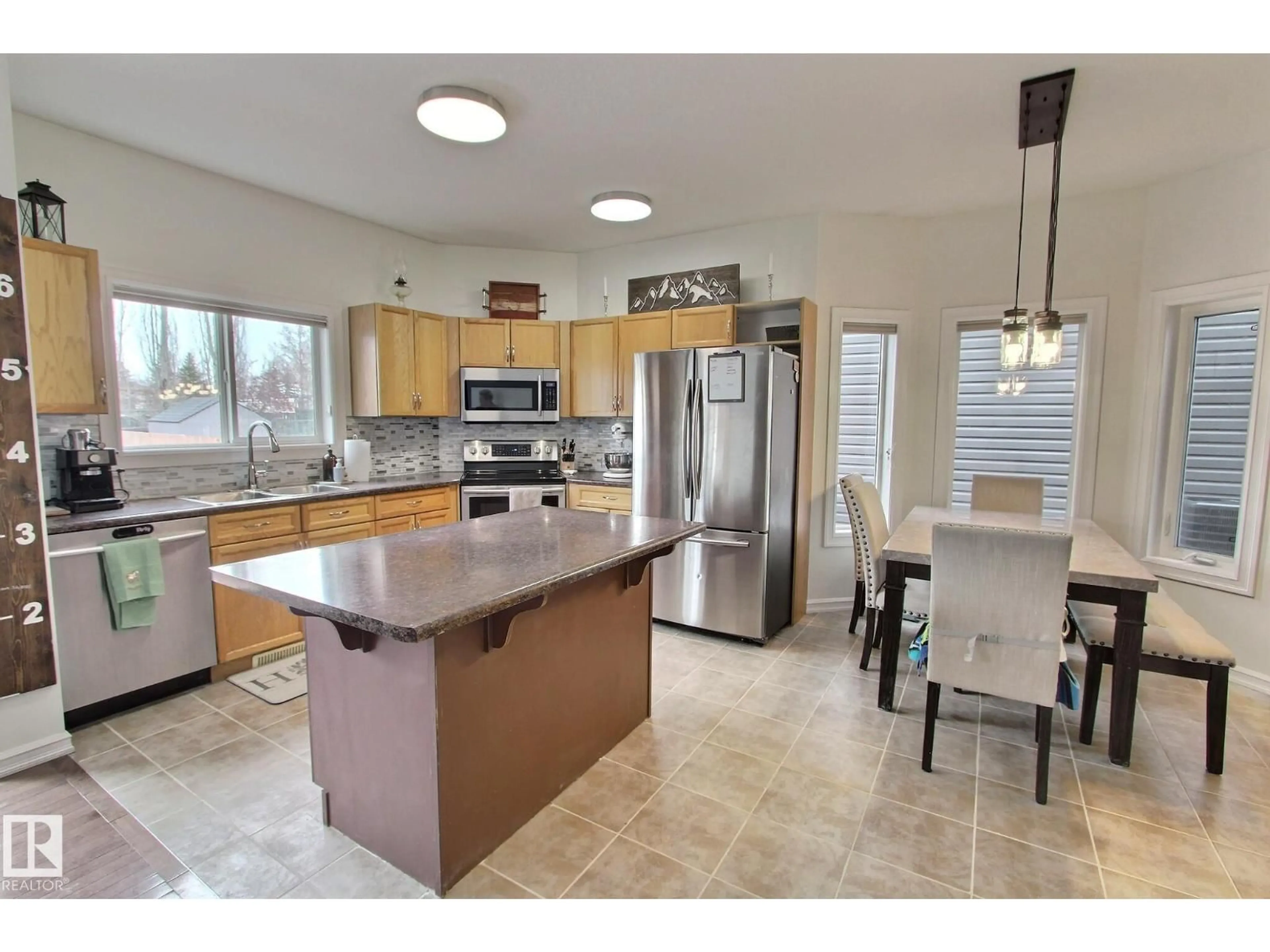 Open concept kitchen, ceramic/tile floor for 38 VERNON ST, Spruce Grove Alberta T7X0B6