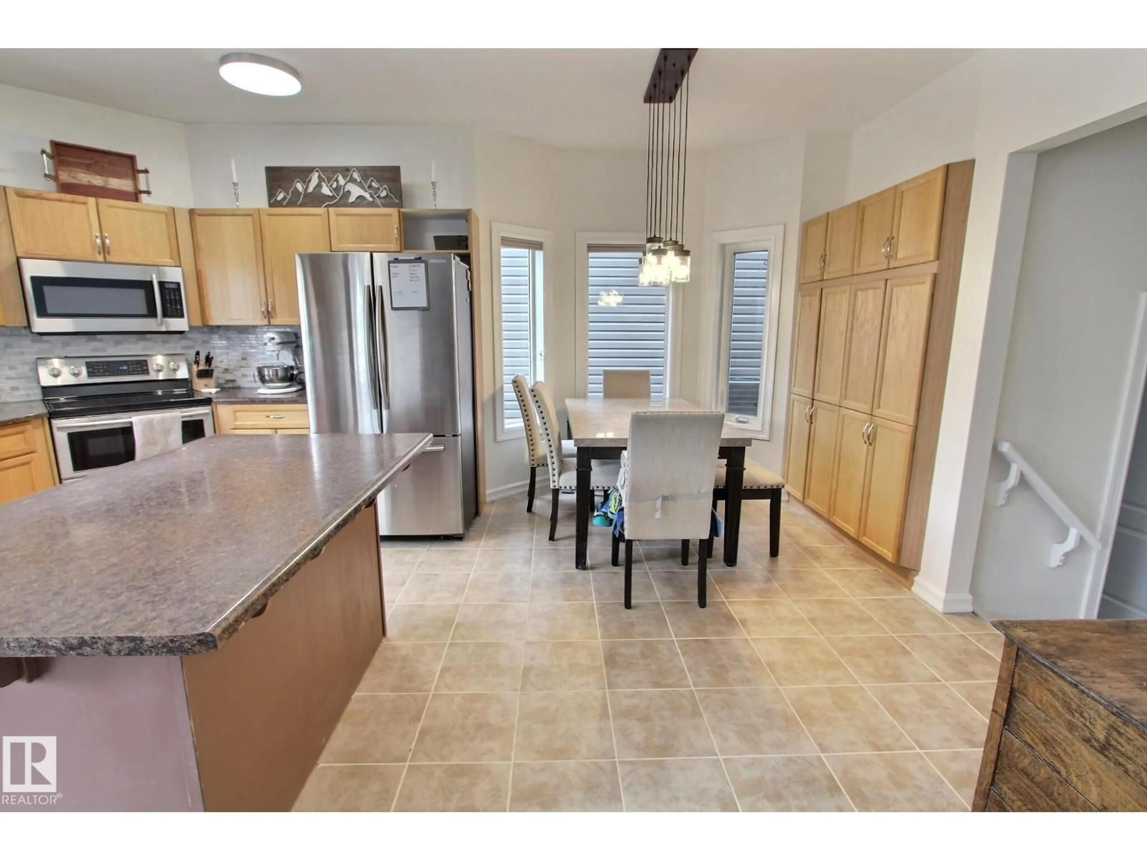 Open concept kitchen, ceramic/tile floor for 38 VERNON ST, Spruce Grove Alberta T7X0B6