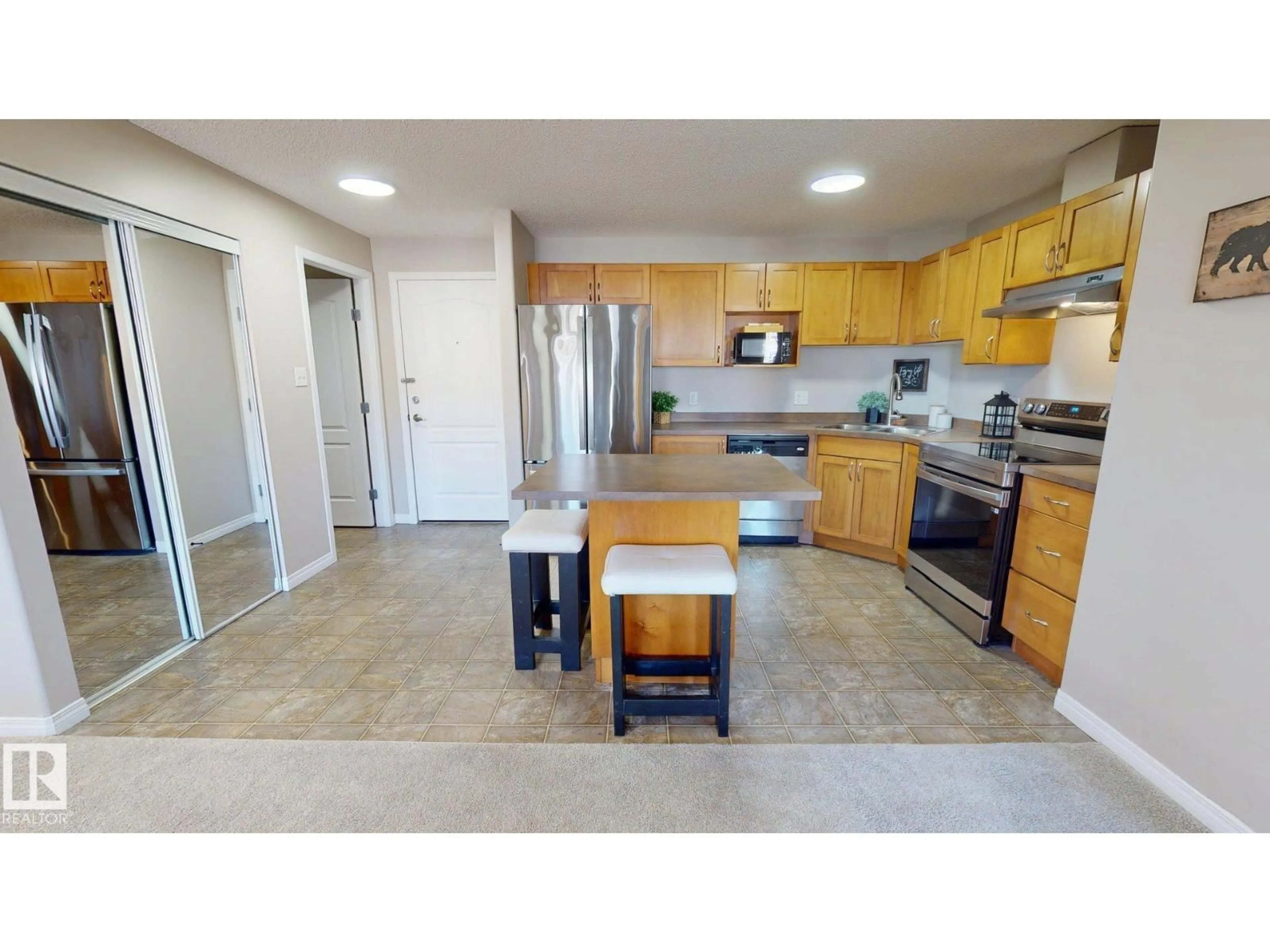 Open concept kitchen, unknown for 1302 SIMPSON DR, Edmonton Alberta T6R0N2