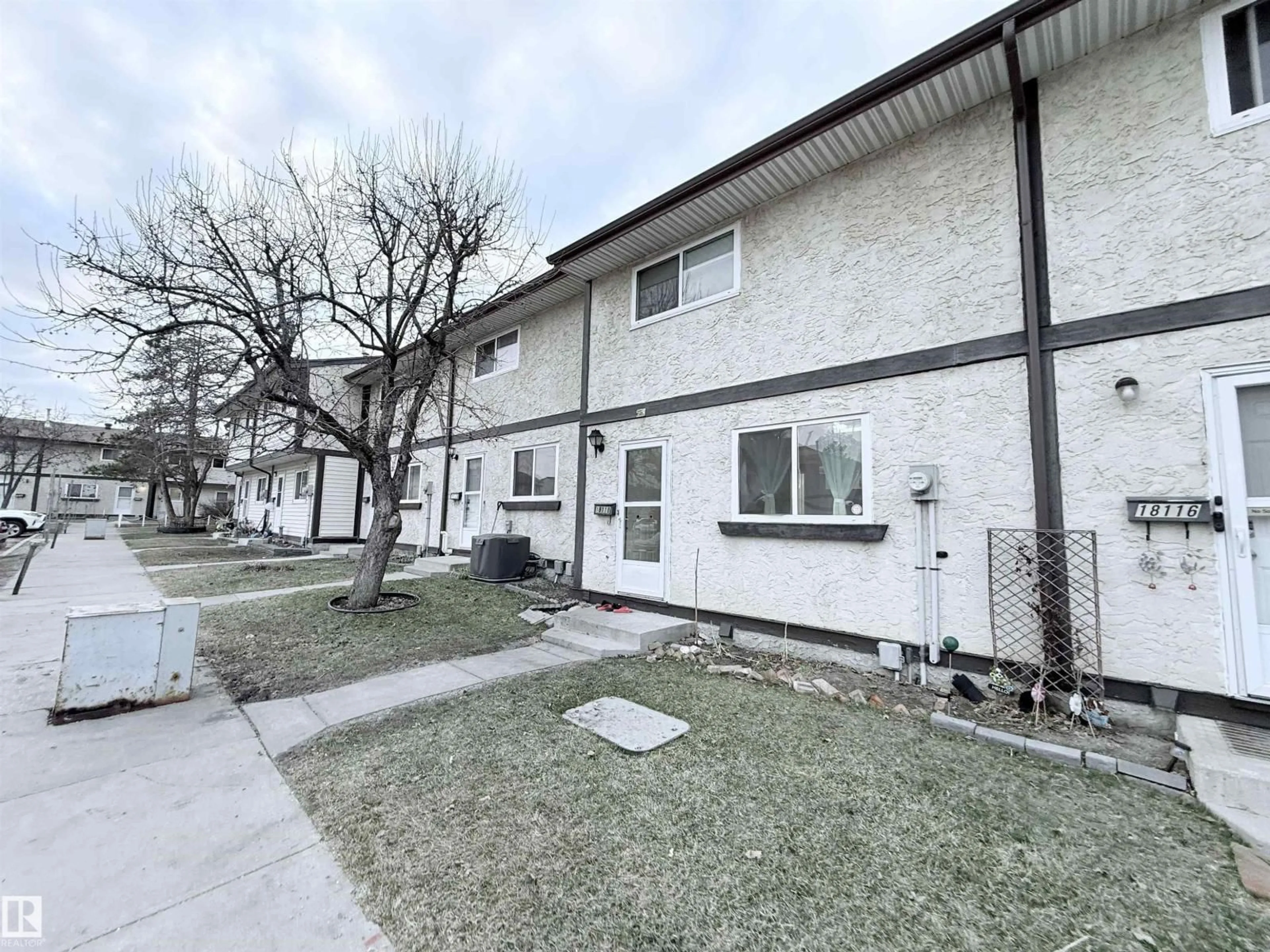 A pic from outside/outdoor area/front of a property/back of a property/a pic from drone, street for 18118 93 AV, Edmonton Alberta T5T1Y1