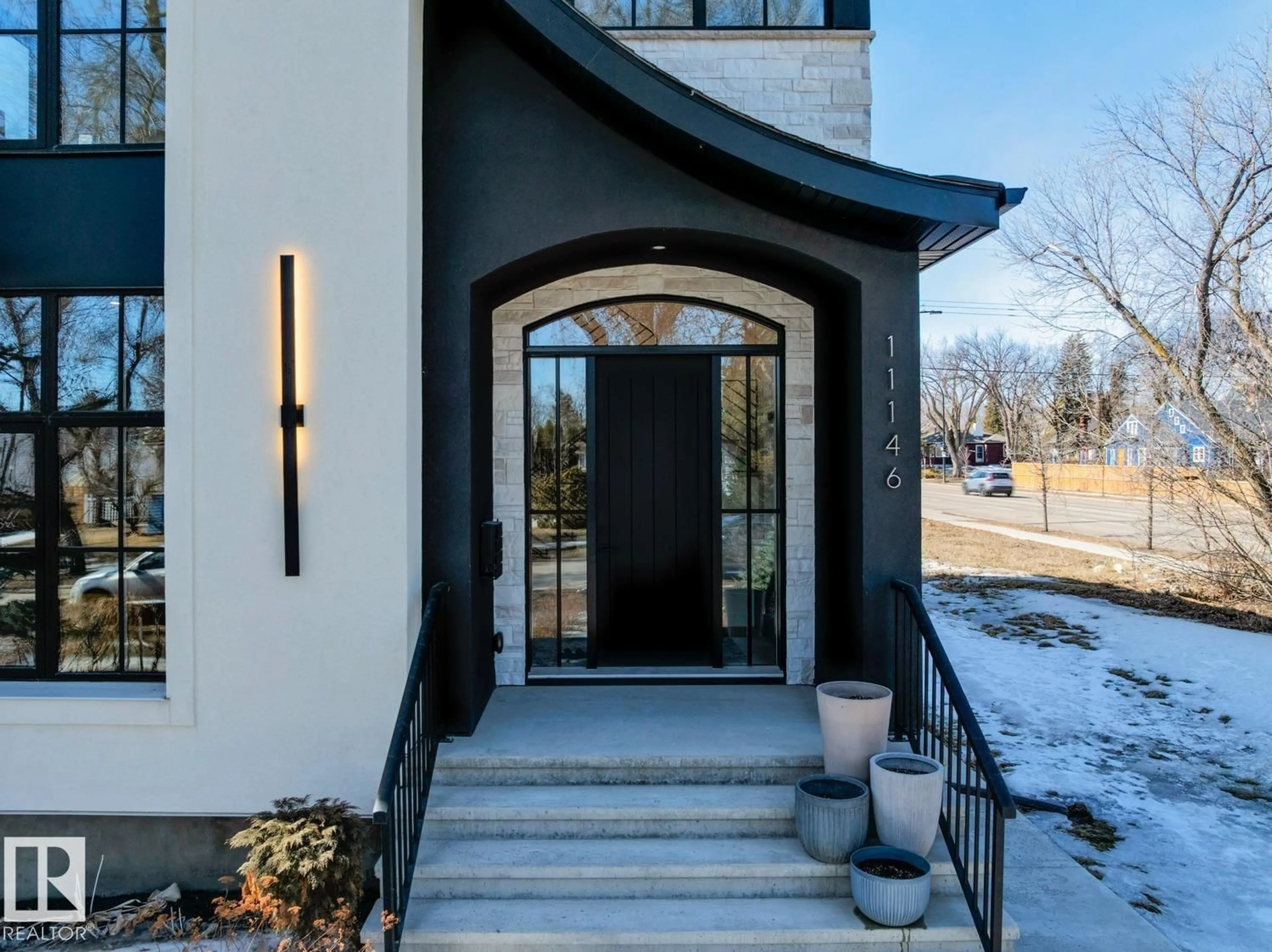 Indoor entryway for 11146 62 ST, Edmonton Alberta T5W4B7