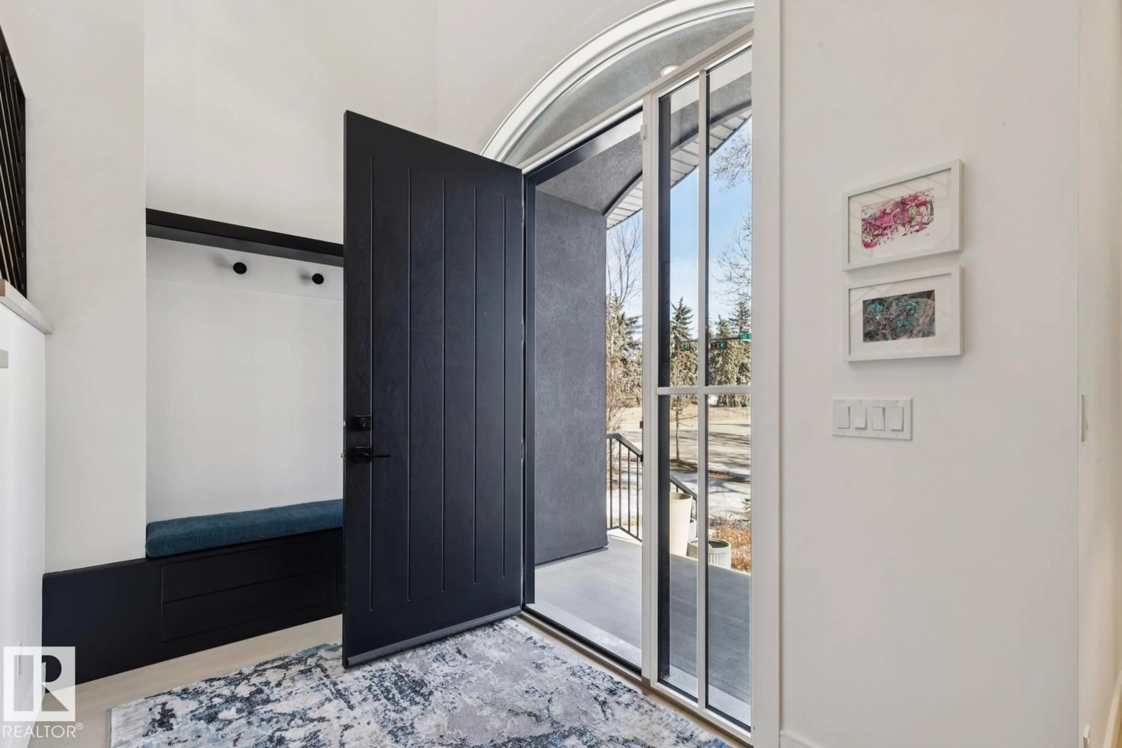 Indoor entryway for 11146 62 ST, Edmonton Alberta T5W4B7