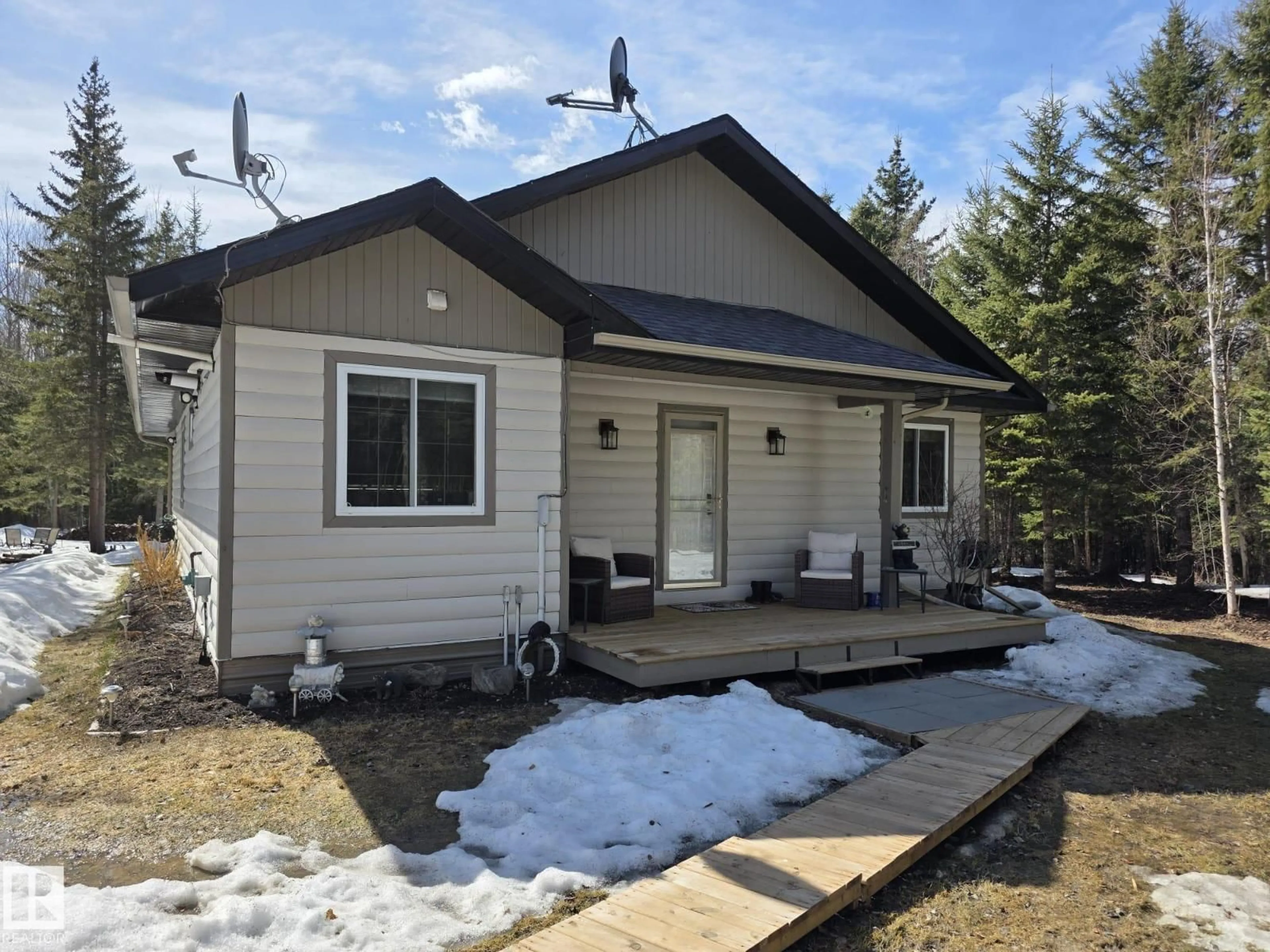 Home with vinyl exterior material, street for B - 7211 TWP RD 474, Rural Brazeau County Alberta T0C0S0