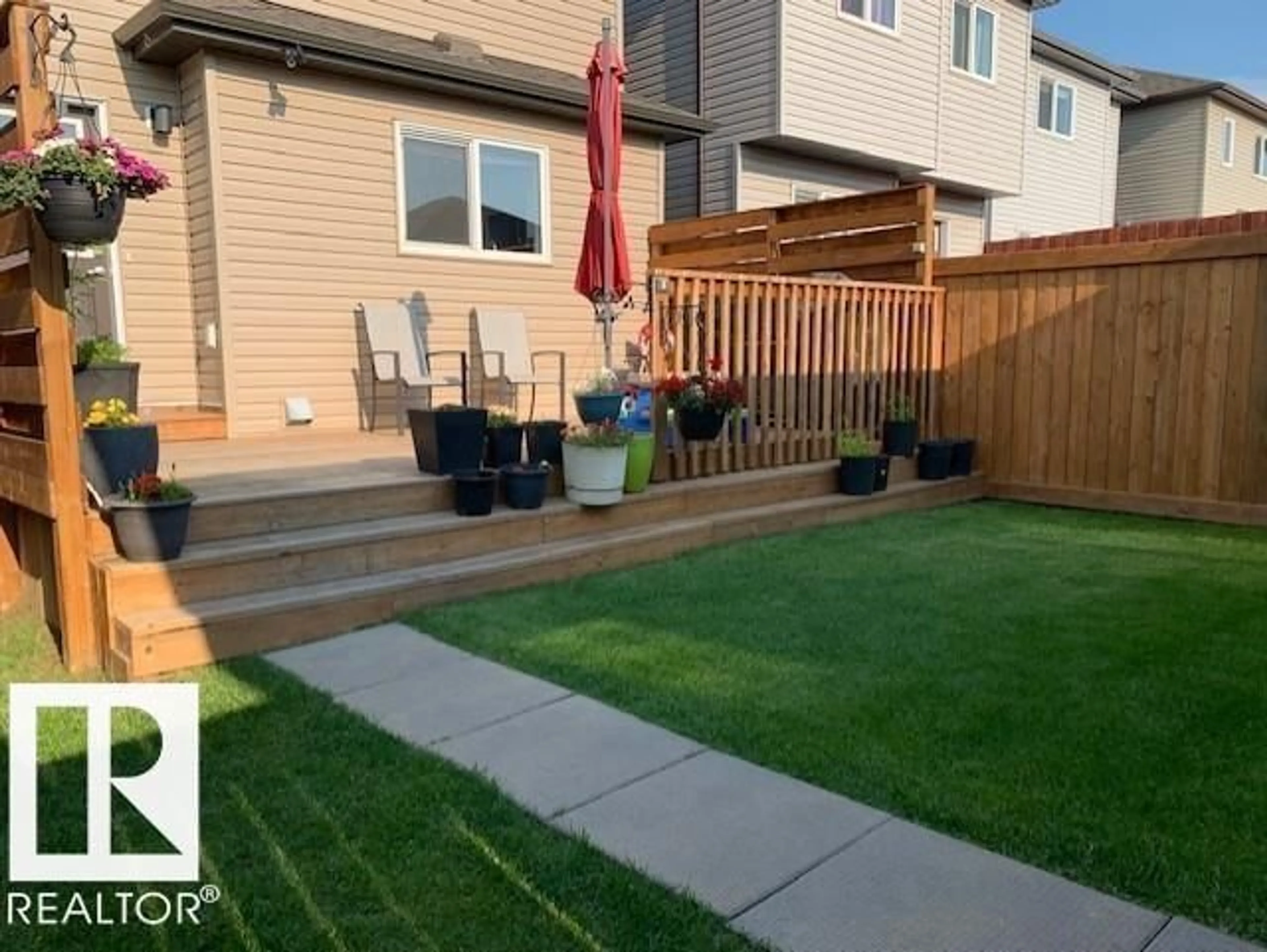 Patio, street for NW - 1536 21 ST, Edmonton Alberta T6T2B7