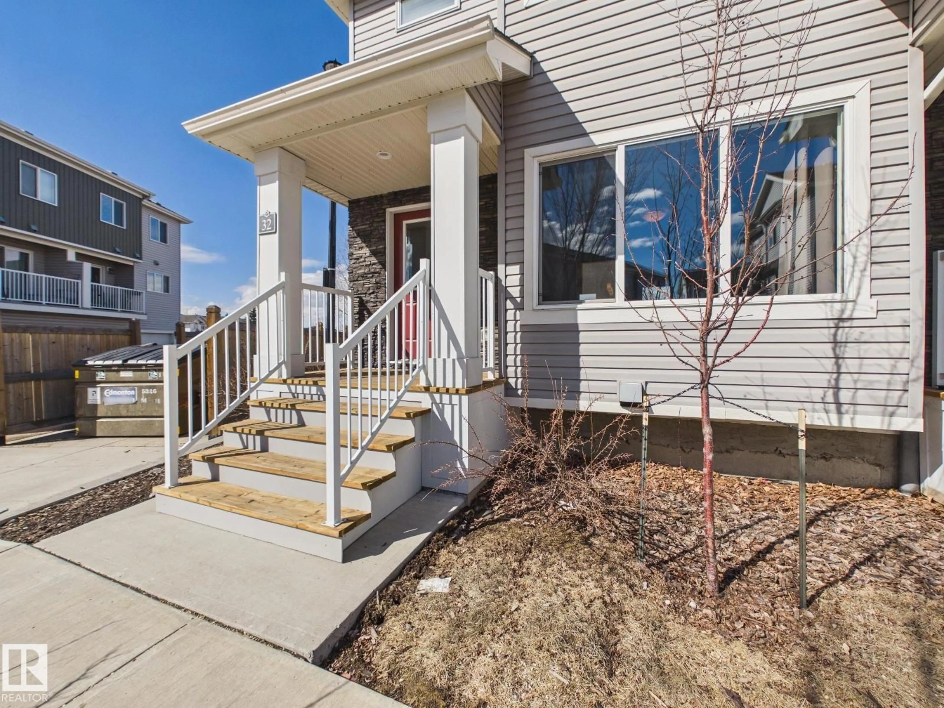 Home with vinyl exterior material, street for #32 - 2121 HADDOW DR, Edmonton Alberta T6R0W6