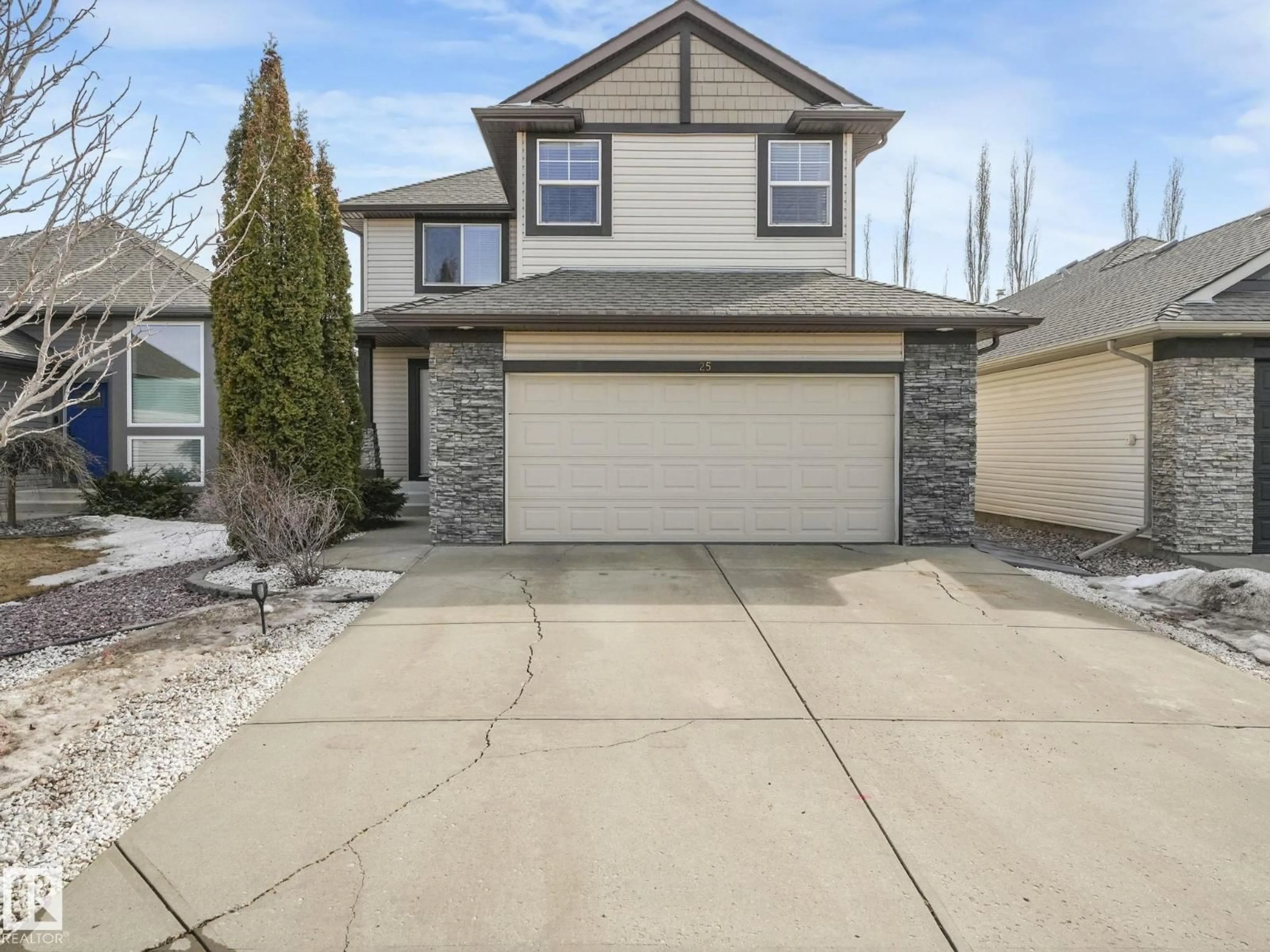 Home with vinyl exterior material, street for 25 RIDGEBROOK WY, Sherwood Park Alberta T8A6M2