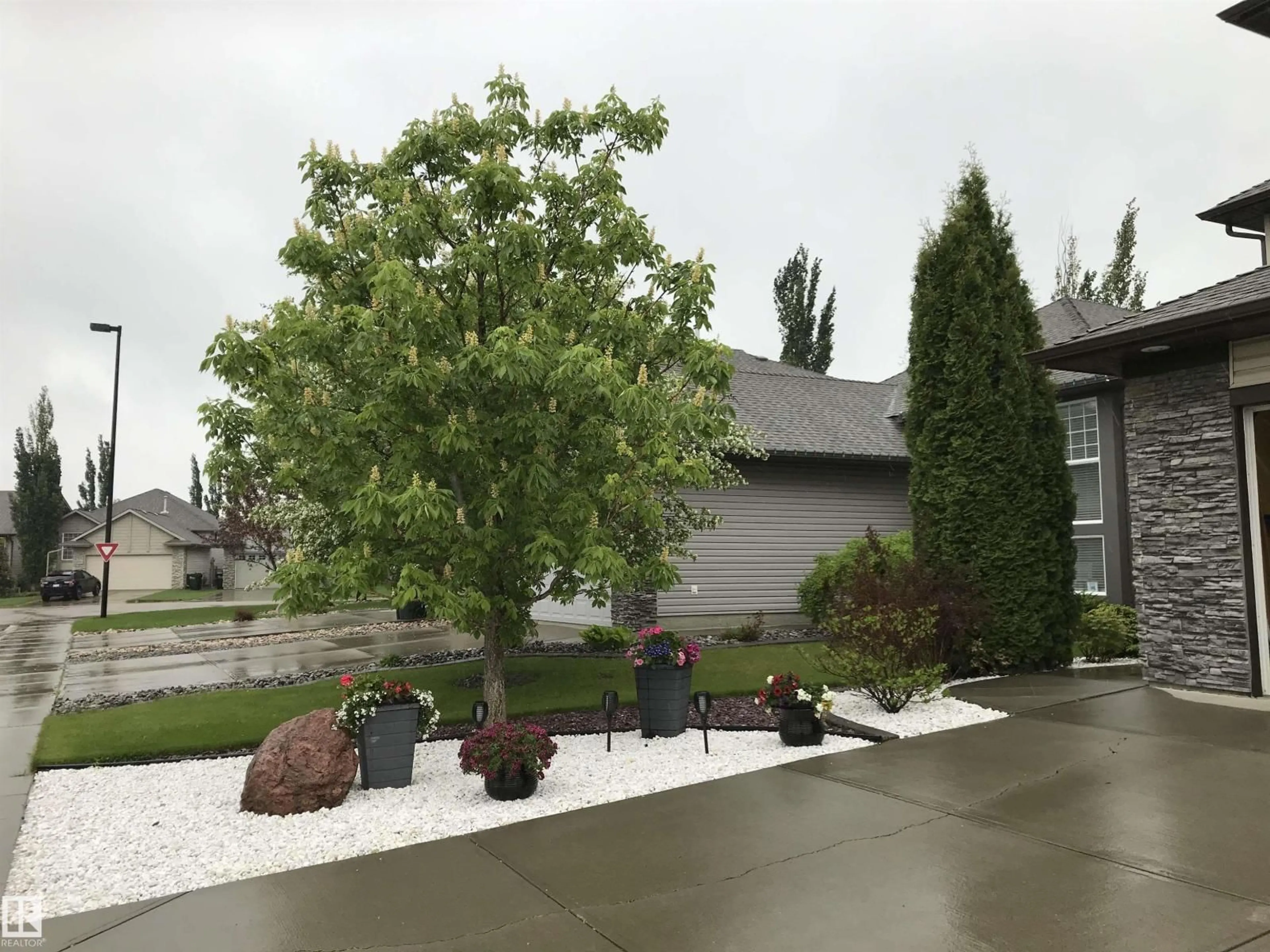 Patio, street for 25 RIDGEBROOK WY, Sherwood Park Alberta T8A6M2