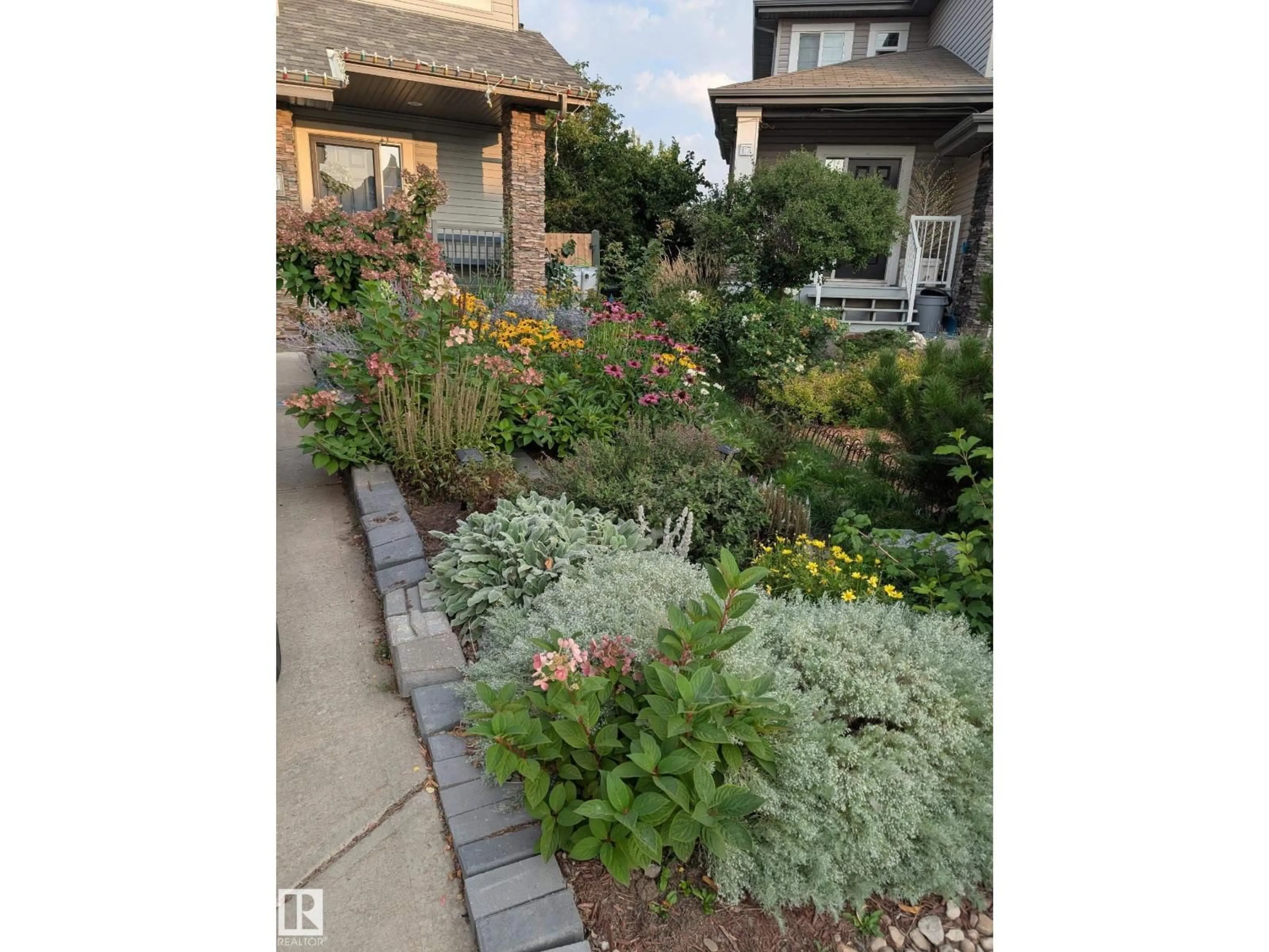 Patio, street for 19 VICTOR, Spruce Grove Alberta T7X0H2