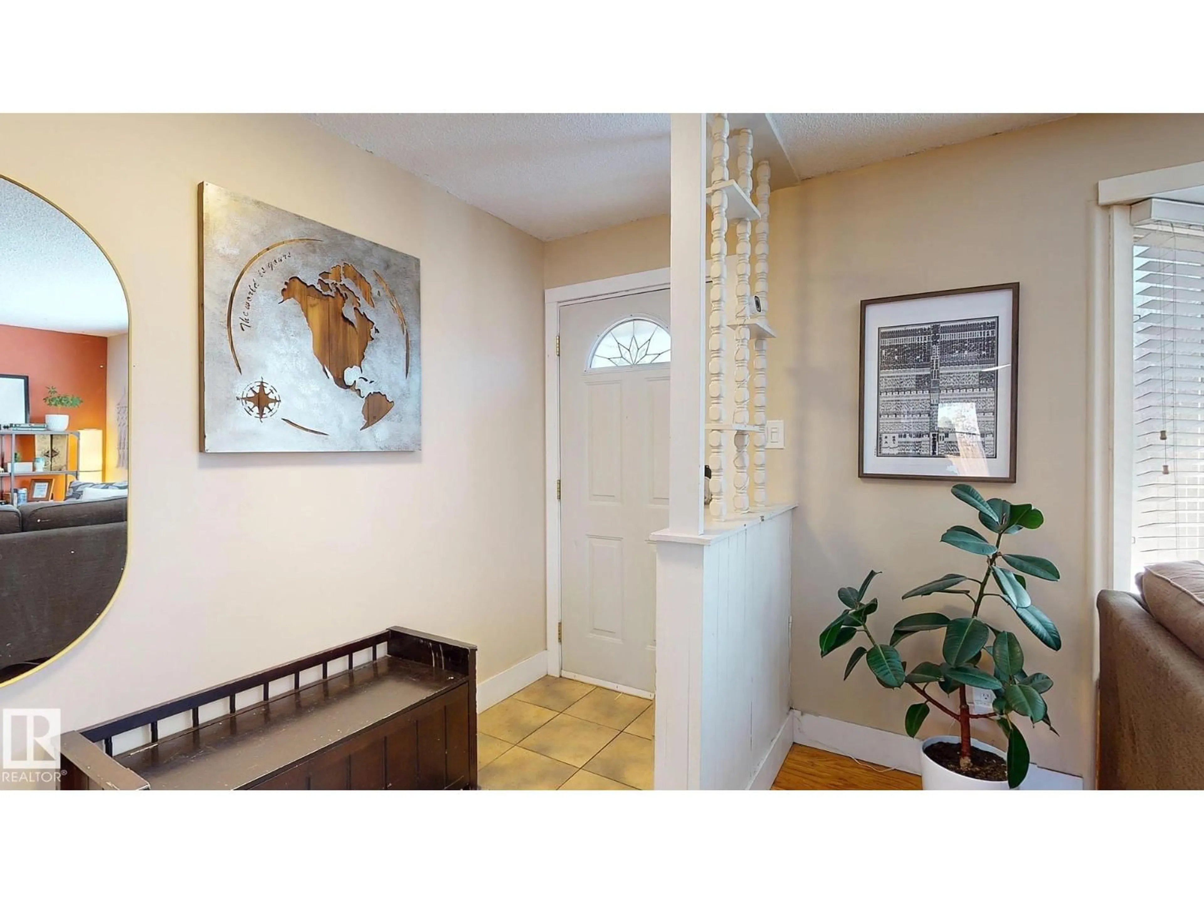 Indoor entryway for A - 16724 79 AV, Edmonton Alberta T5R3J5