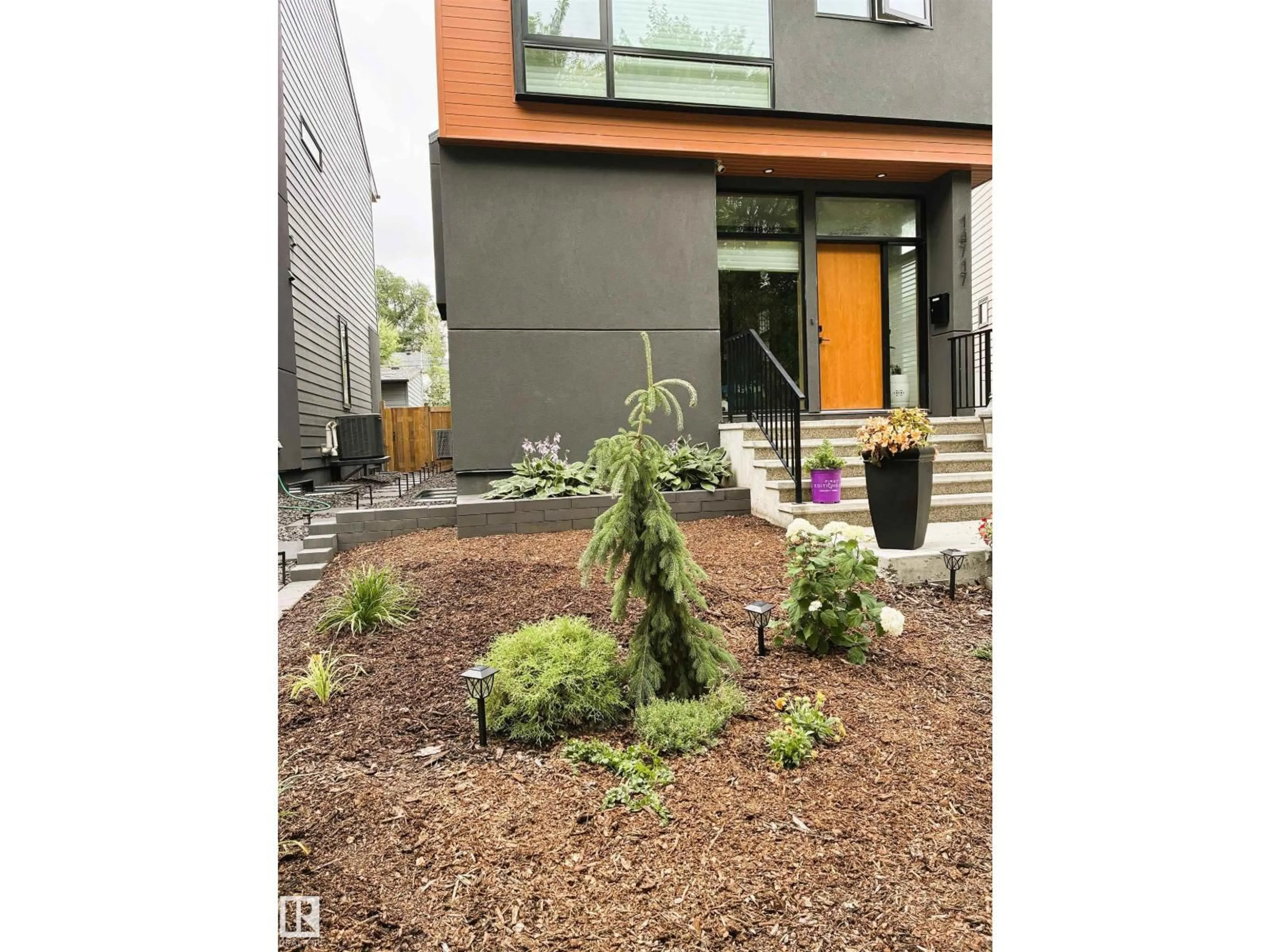 Unknown for 14717 92 AV, Edmonton Alberta T5R5B4