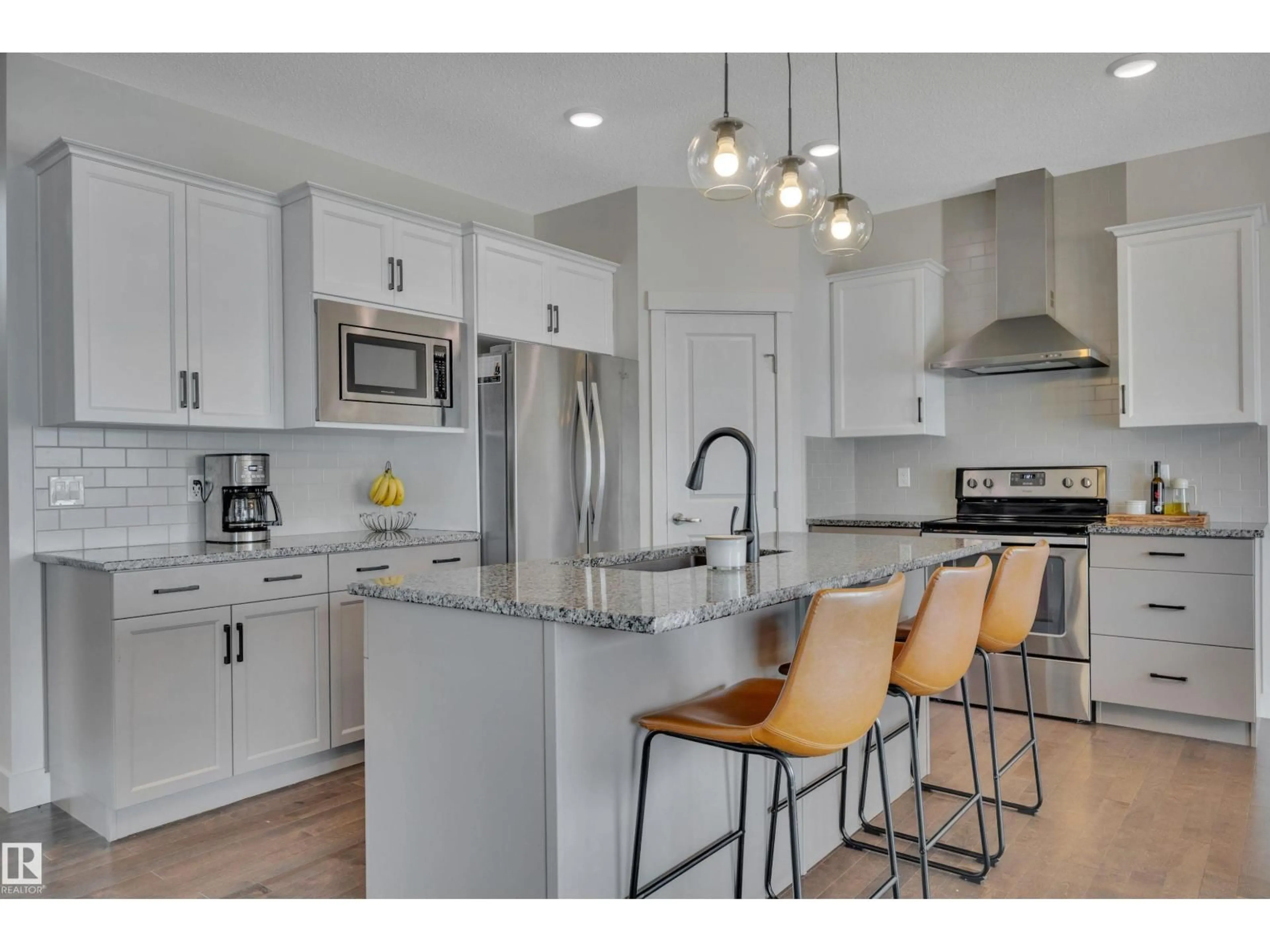 Open concept kitchen, ceramic/tile floor for SW - 8945 24 AV, Edmonton Alberta T6X2C2