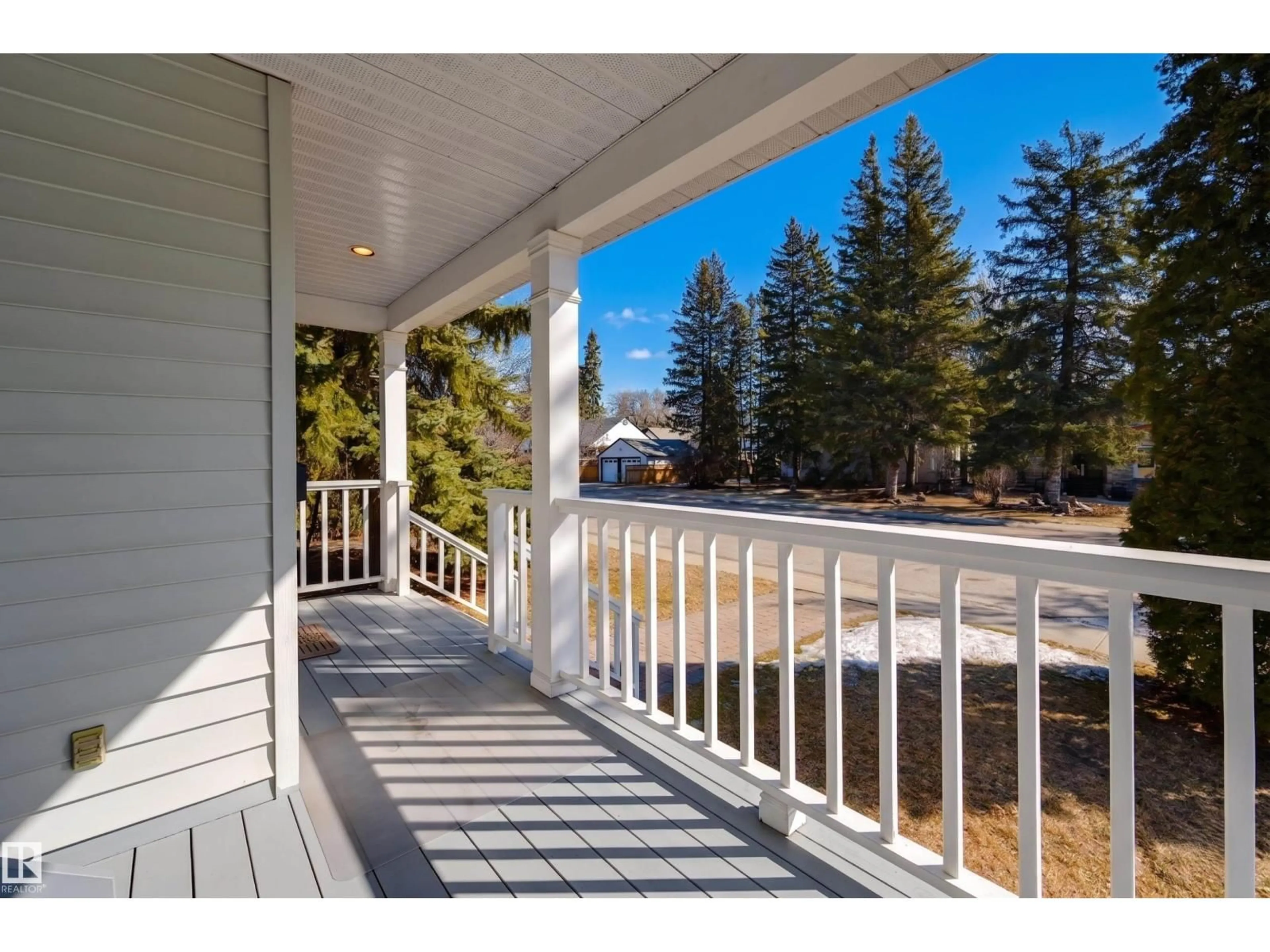 Patio, water/lake/river/ocean view for NW - 9918 145 ST, Edmonton Alberta T5N2X3