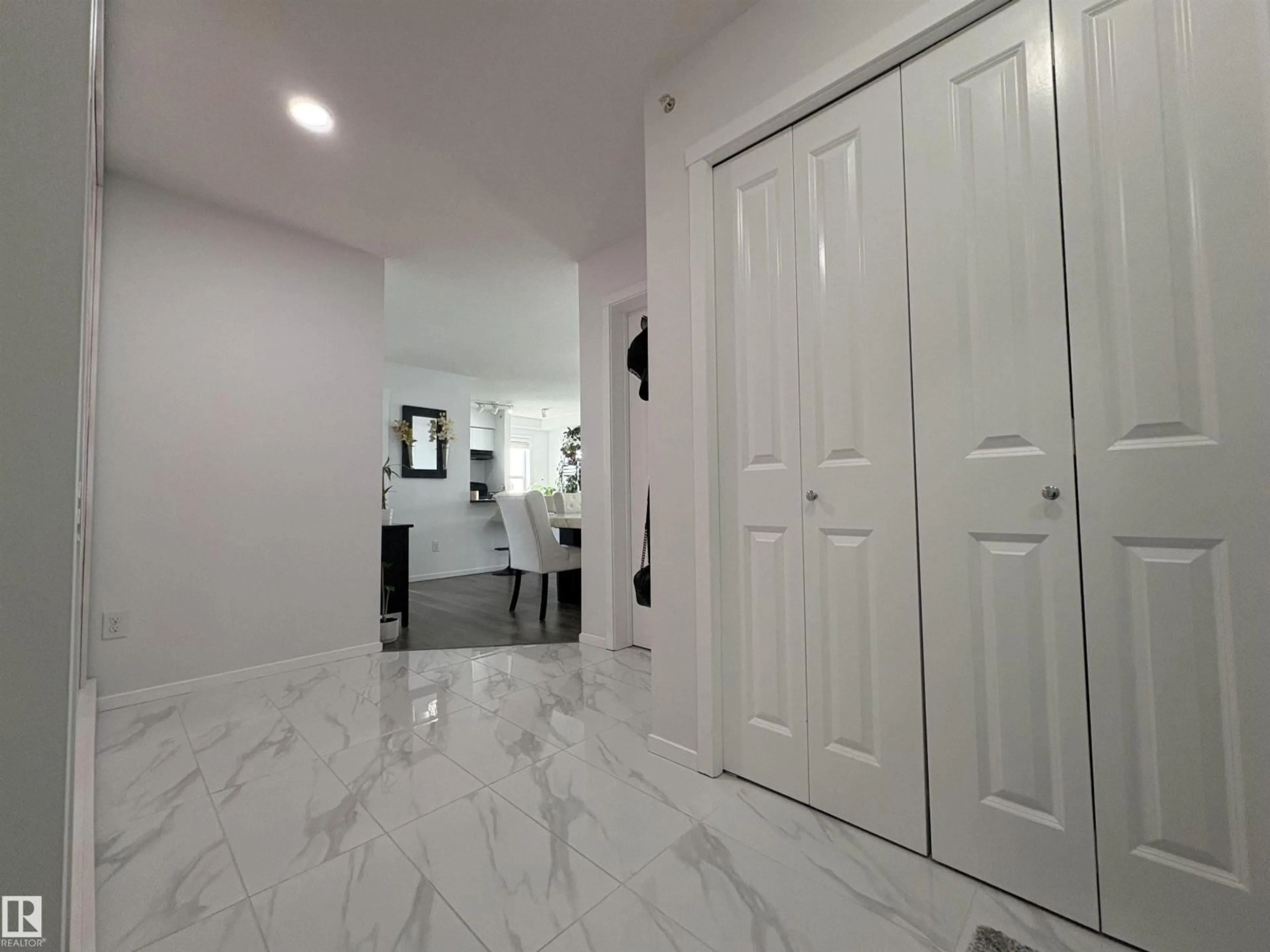 Indoor entryway for 423 18126 77 ST NW, Edmonton Alberta T5Z0N7