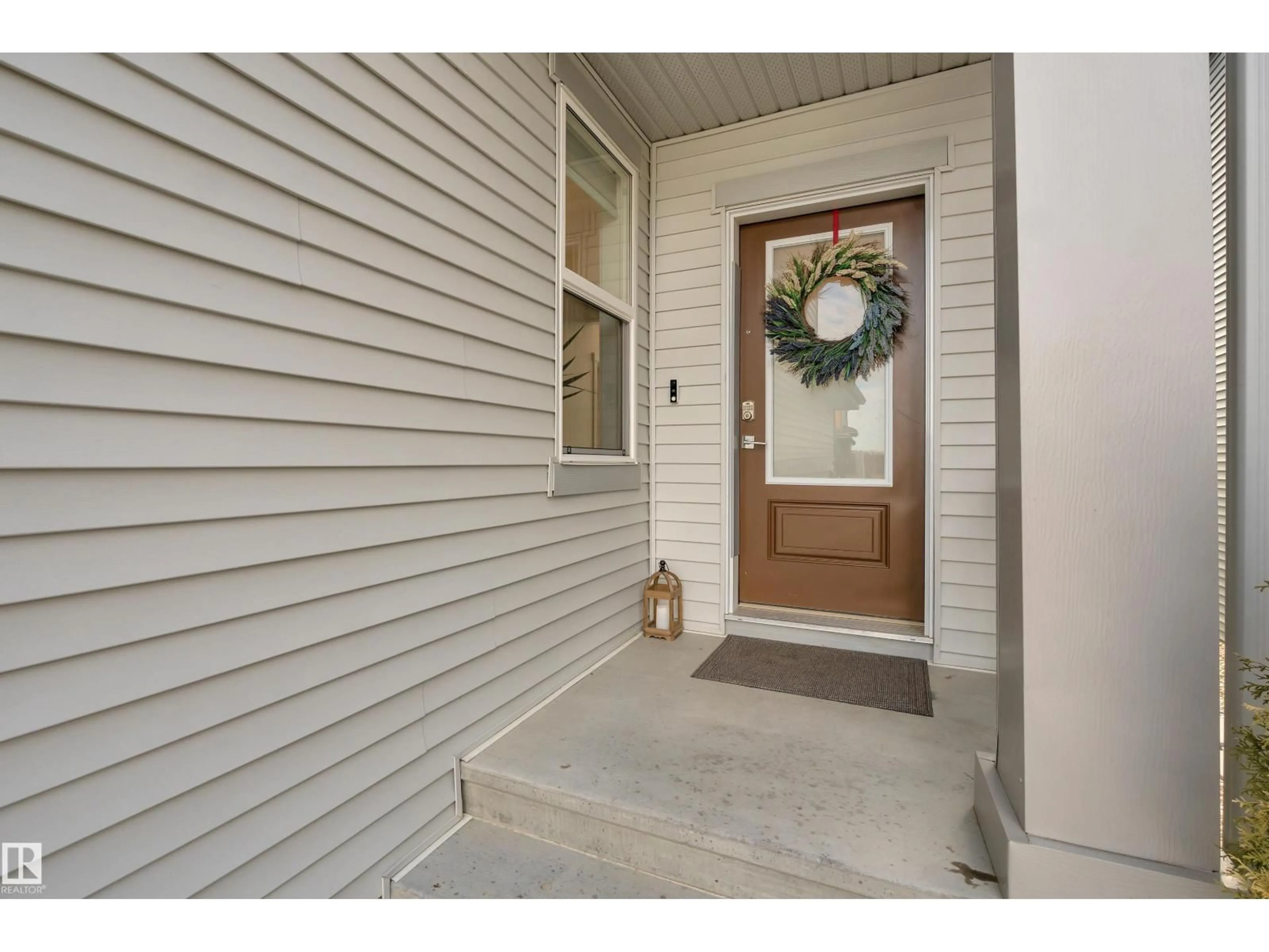 Indoor entryway for 2128 190 ST, Edmonton Alberta T6M1R4