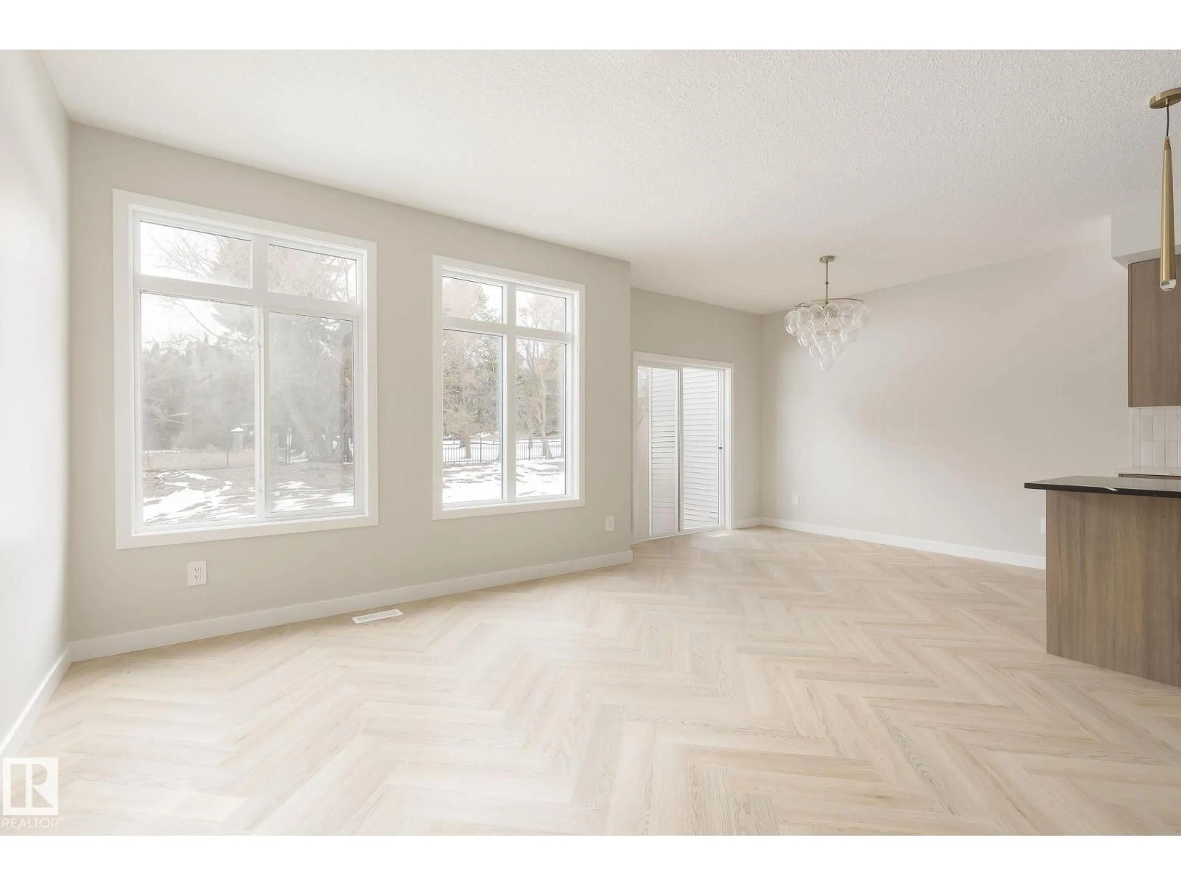 A pic of a room for 20620 43 AV, Edmonton Alberta T6M3E3