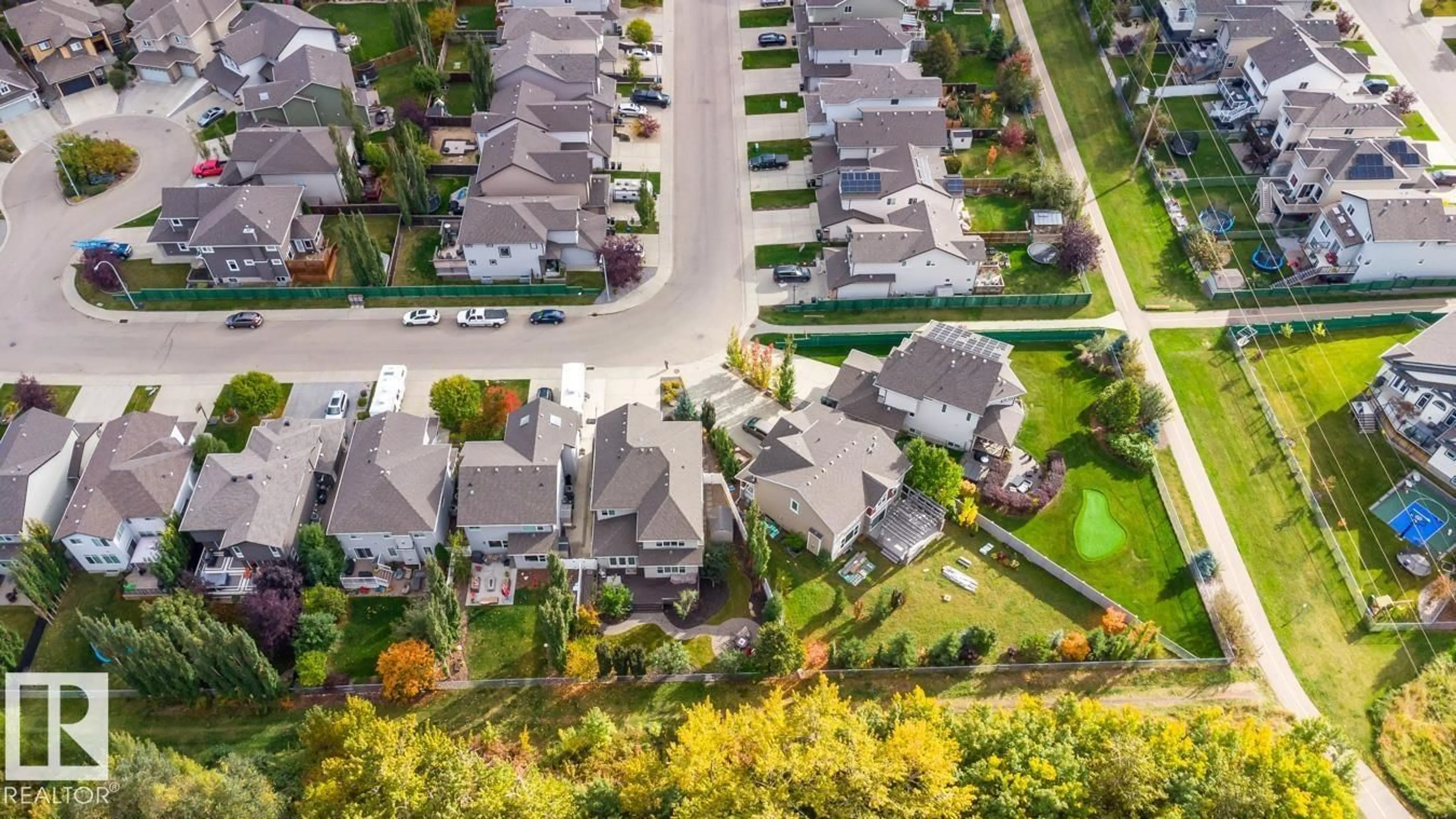 A pic from outside/outdoor area/front of a property/back of a property/a pic from drone, street for 2031 CHRISTOPHER CL, Sherwood Park Alberta T8H0L7