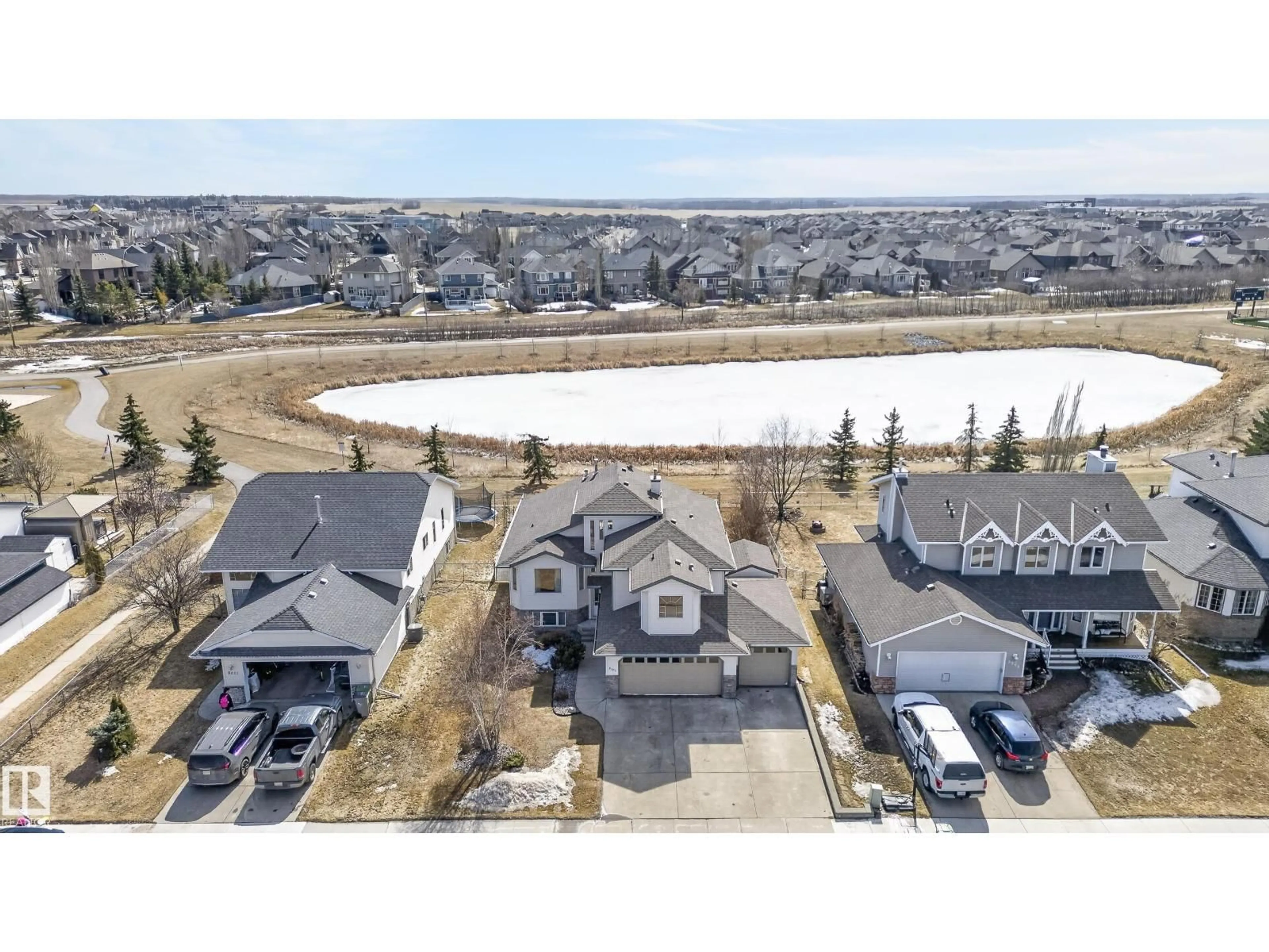 A pic from outside/outdoor area/front of a property/back of a property/a pic from drone, unknown for 5301 40 AV, Beaumont Alberta T4X1N4