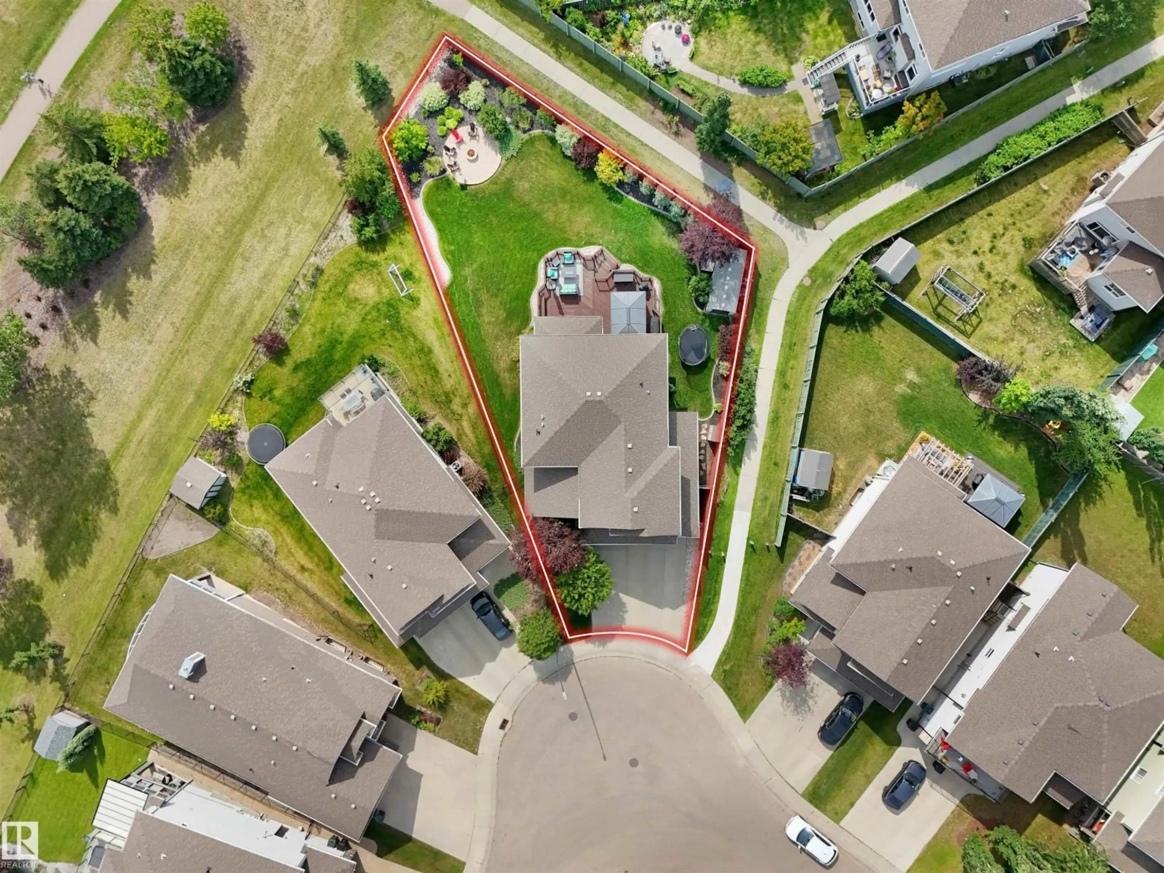 A pic from outside/outdoor area/front of a property/back of a property/a pic from drone, street for 12 VERONA CR, Spruce Grove Alberta T7X0J7