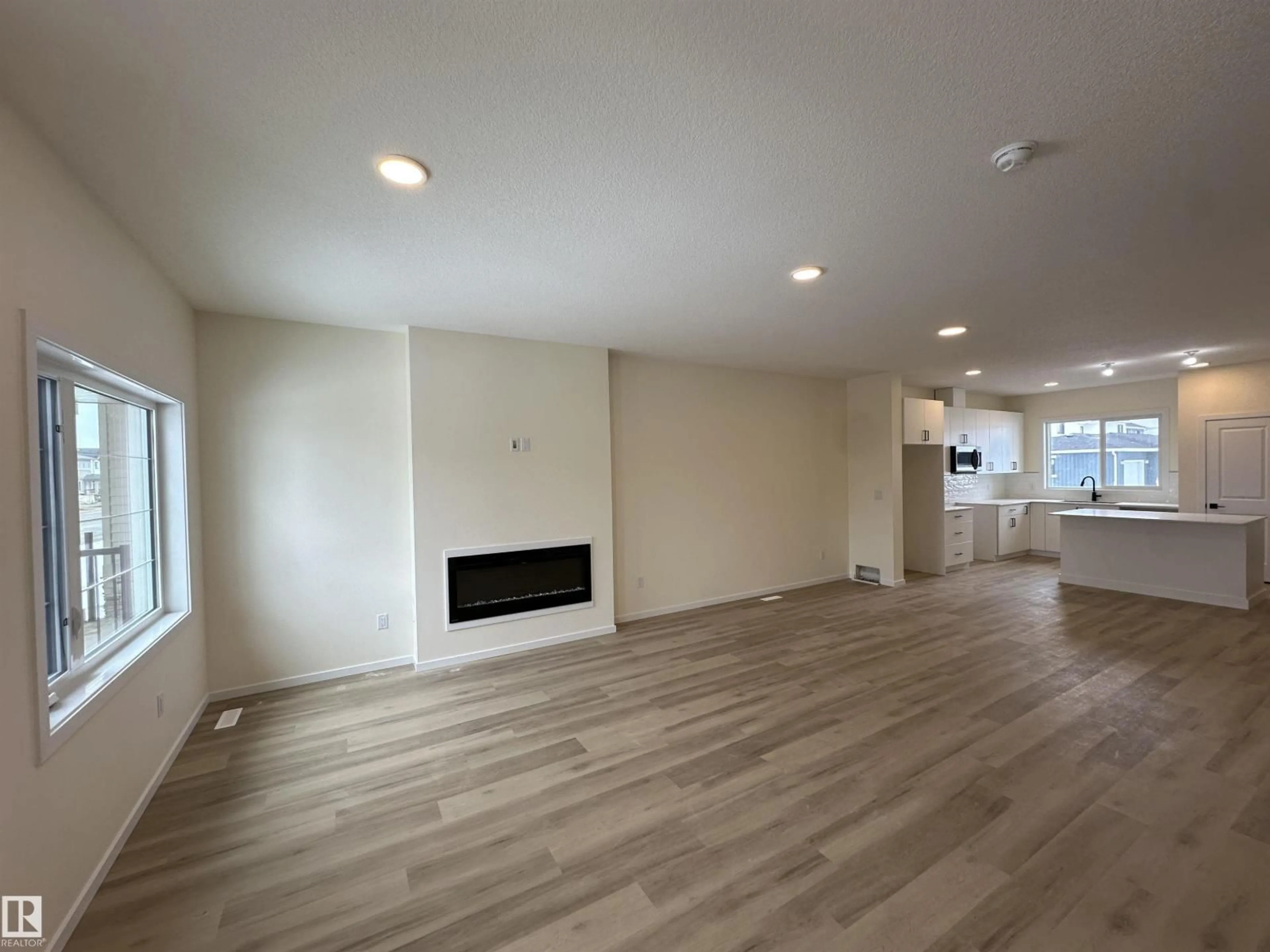 A pic of a room for 1092 MCLEOD AV, Spruce Grove Alberta T7X4G8