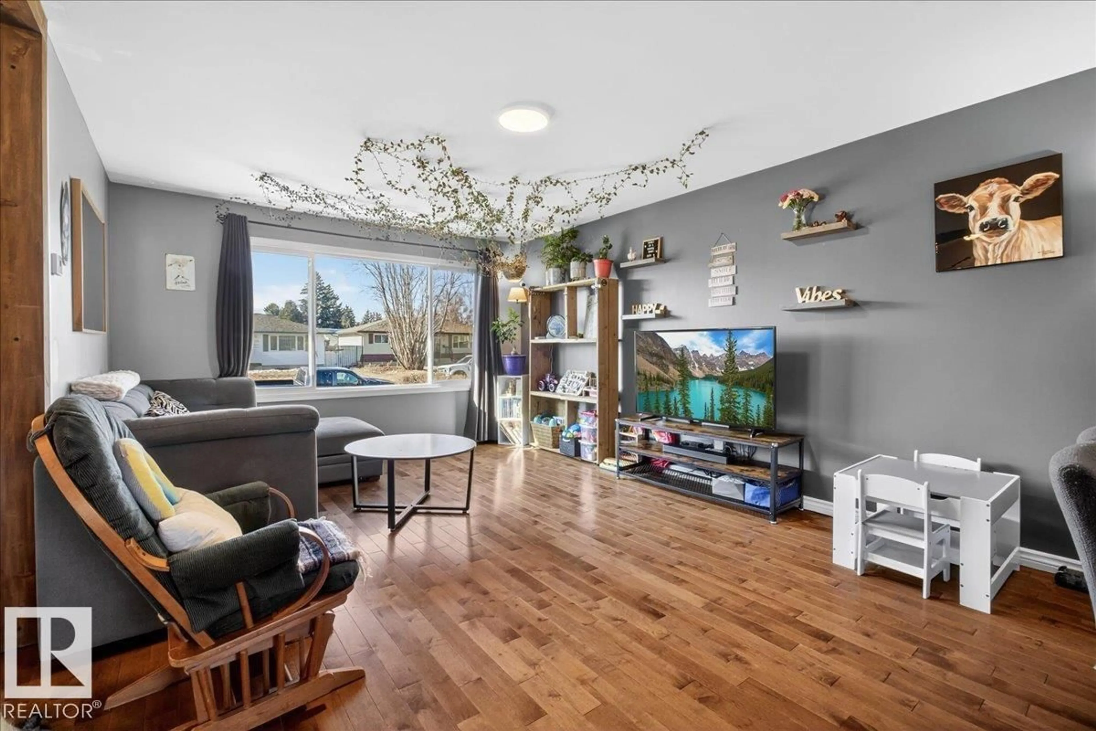 Living room with furniture, unknown for 33 COLLINGWOOD AV E, Spruce Grove Alberta T7X2A9