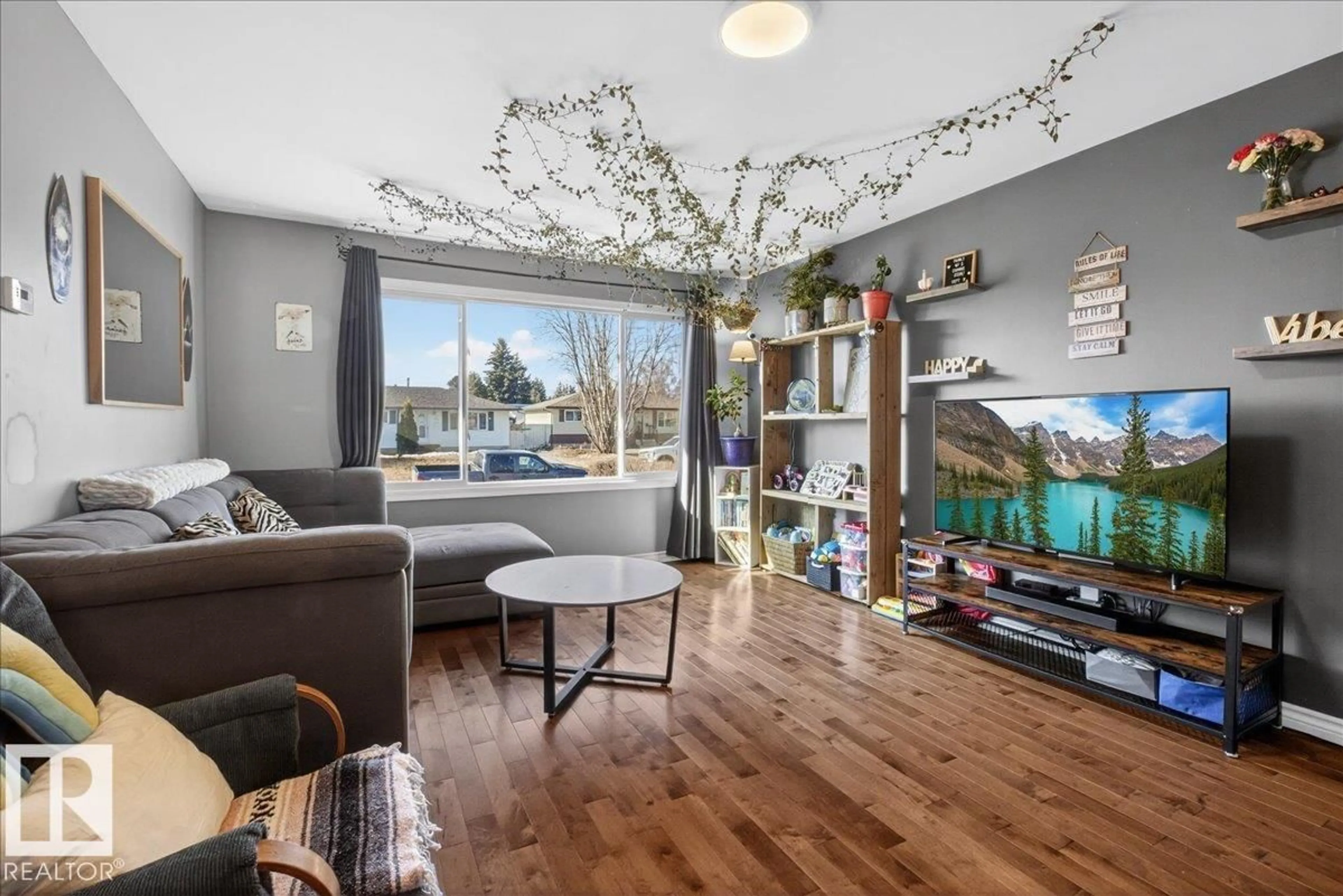 Living room with furniture, unknown for 33 COLLINGWOOD AV E, Spruce Grove Alberta T7X2A9