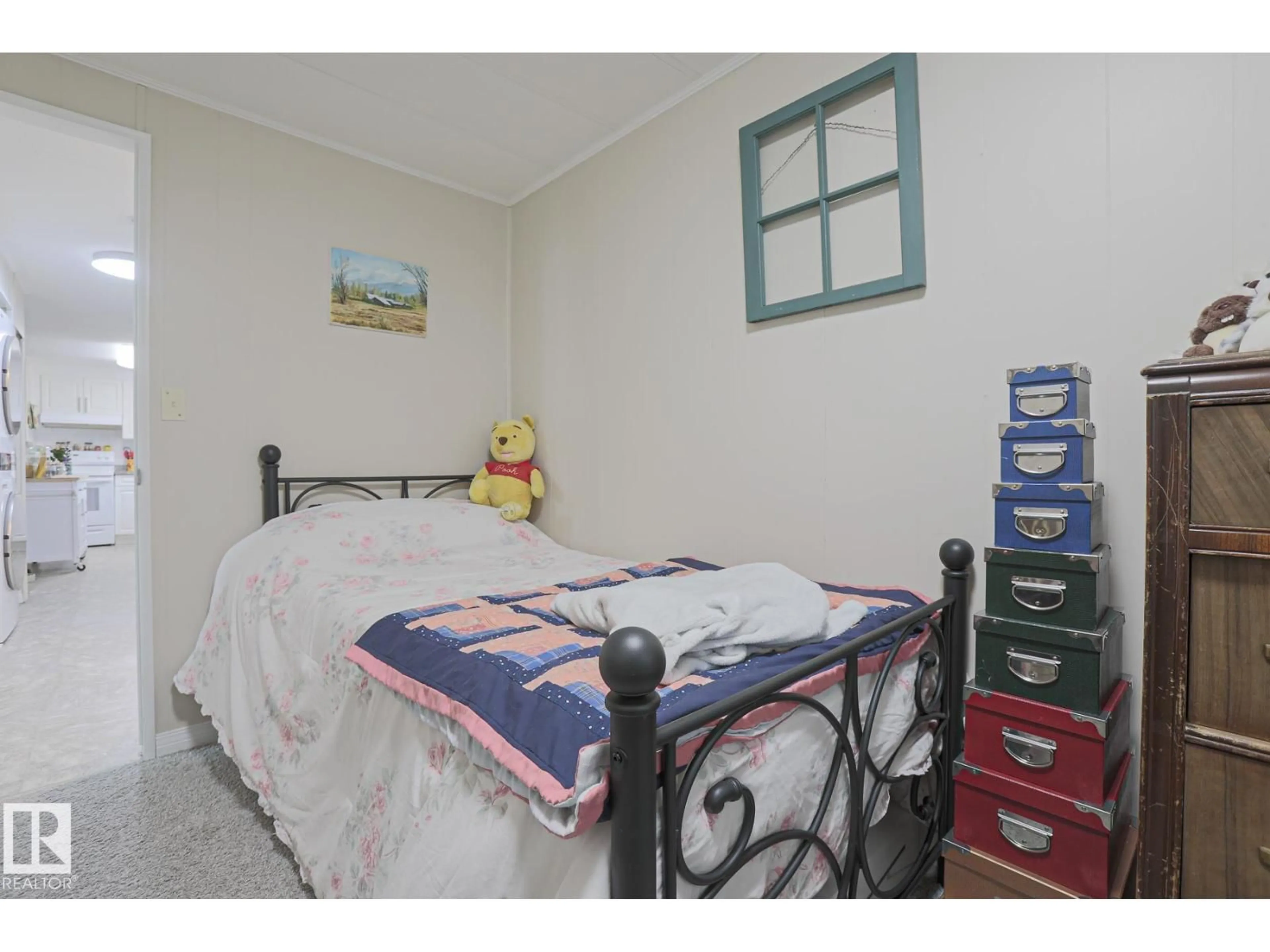 A pic of a room for 43 MAPLE RIDGE DR, Edmonton Alberta T6P1A9