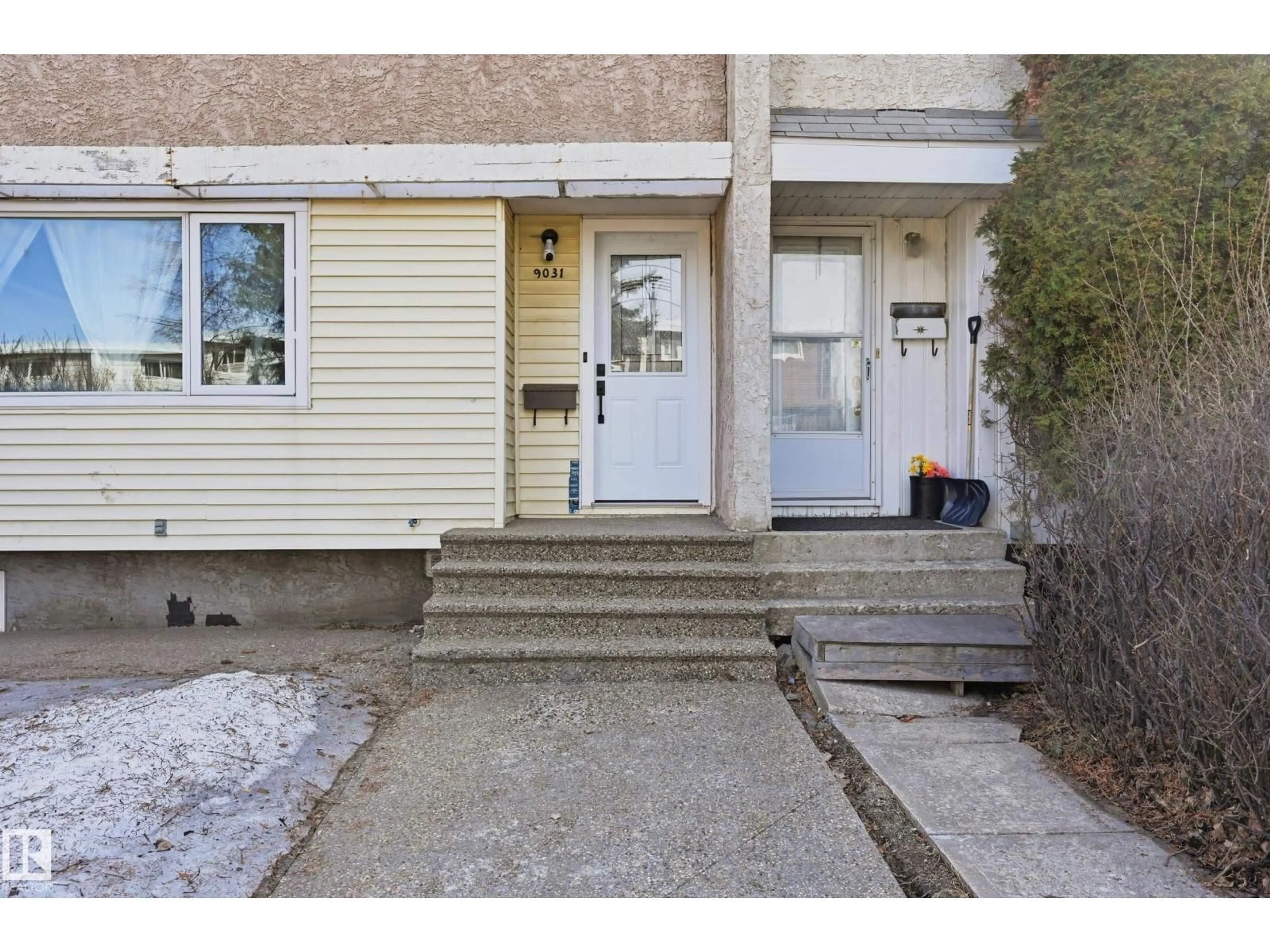 Unknown for 9031 133 AVENUE AVENUE, Edmonton Alberta T5E1C4