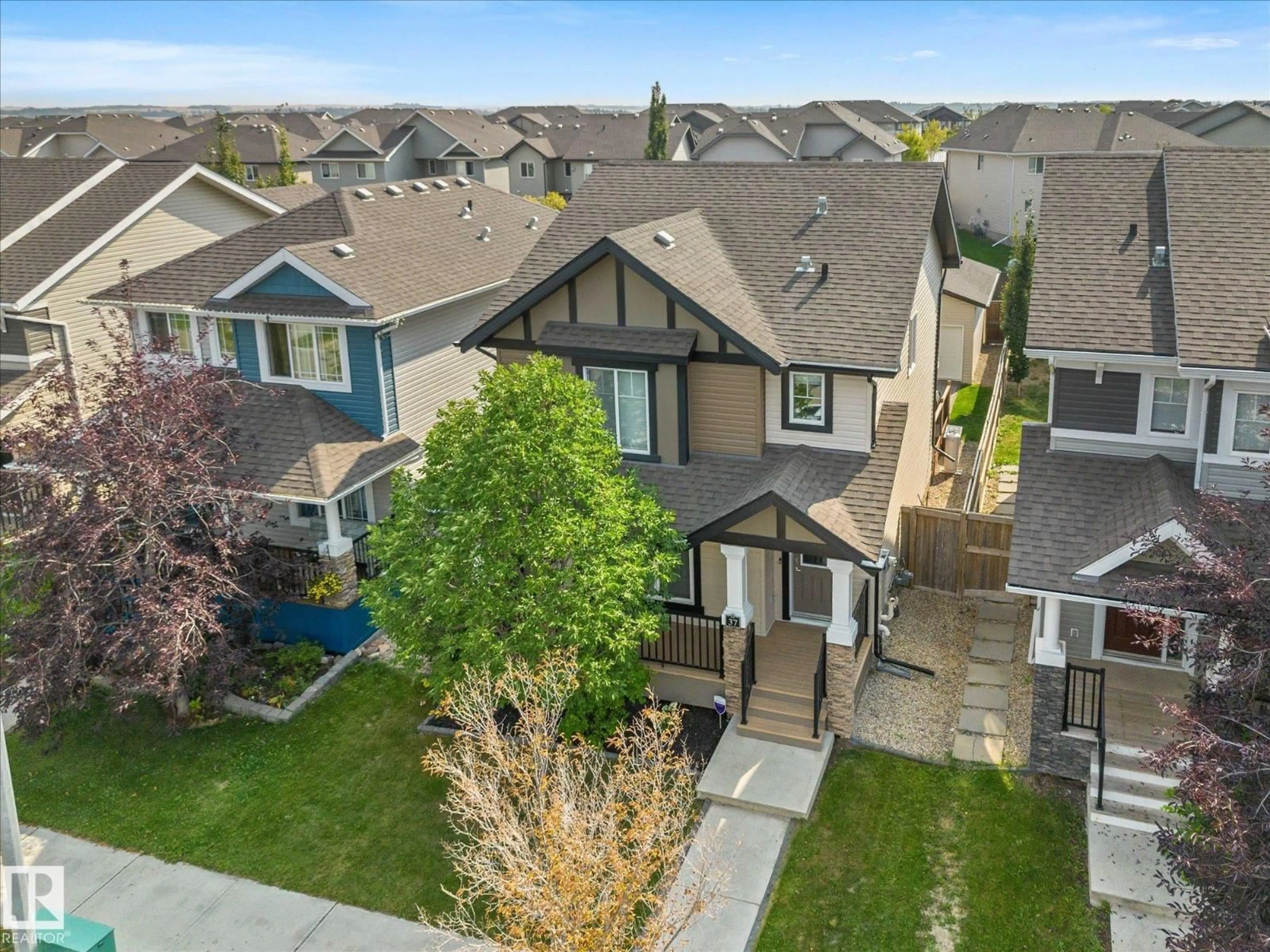 A pic from outside/outdoor area/front of a property/back of a property/a pic from drone, street for 37 SANTANA CR, Fort Saskatchewan Alberta T8L0N8