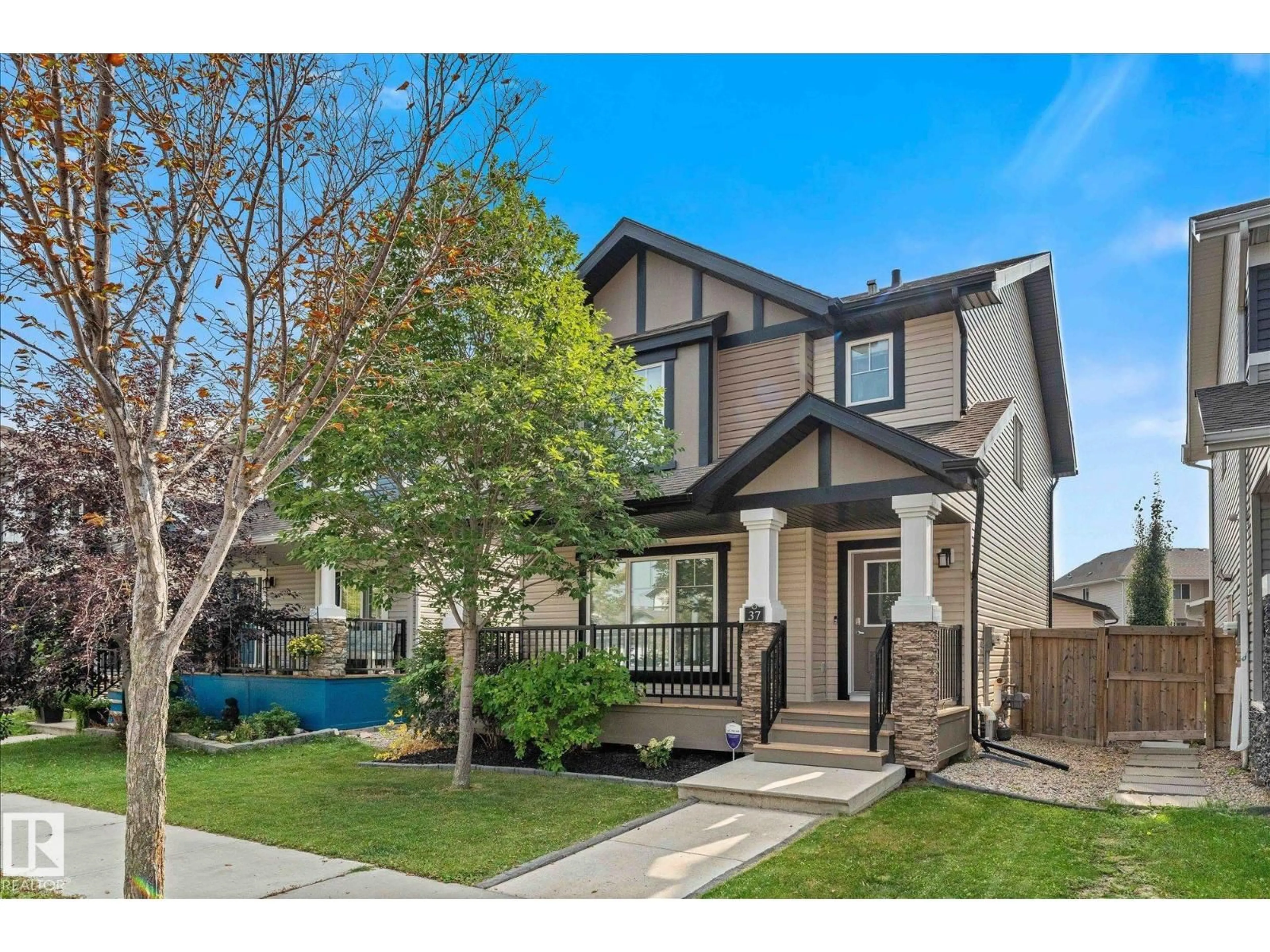 Home with vinyl exterior material, street for 37 SANTANA CR, Fort Saskatchewan Alberta T8L0N8