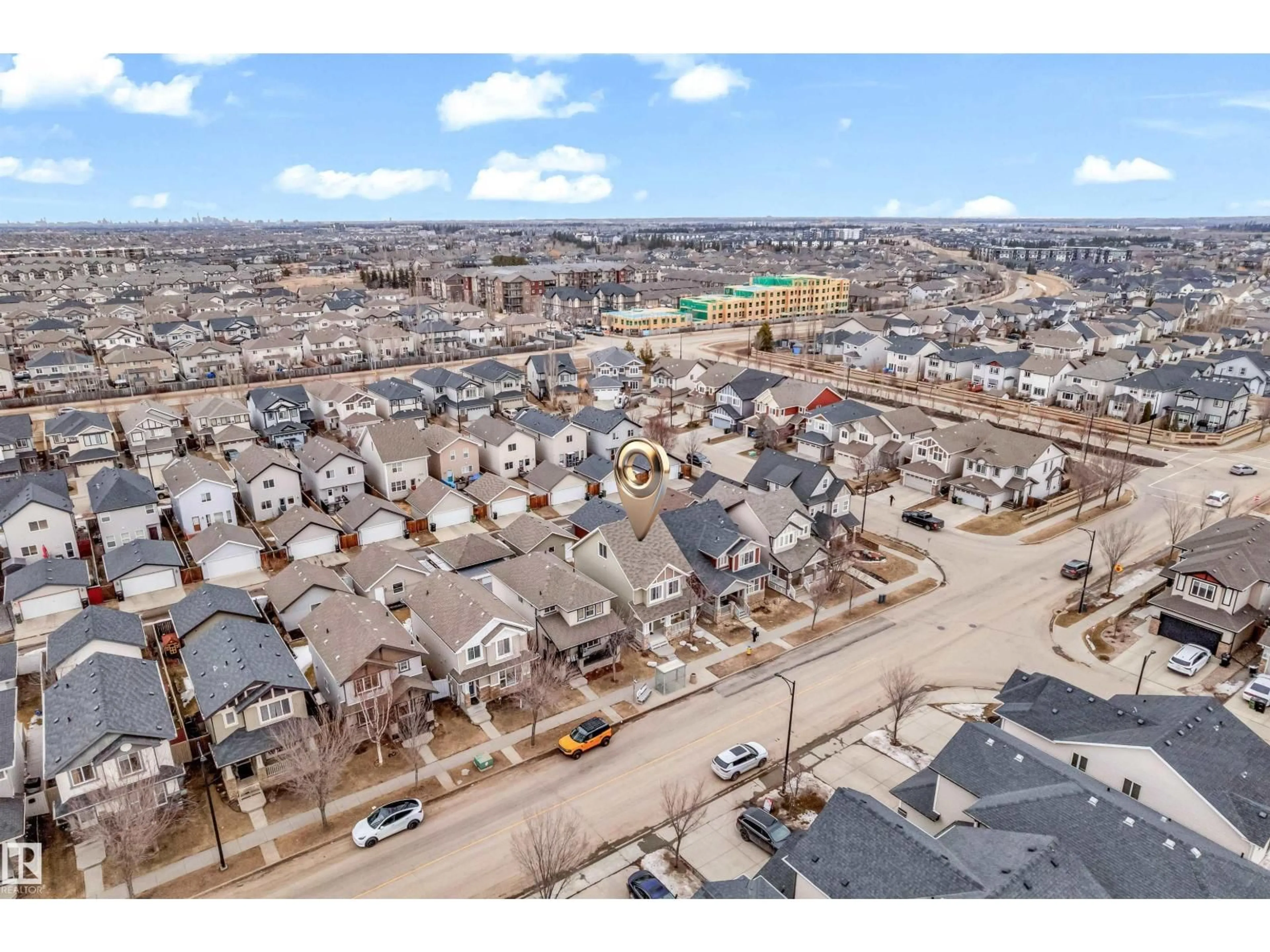 A pic from outside/outdoor area/front of a property/back of a property/a pic from drone, street for 607 ALLARD BV, Edmonton Alberta T6W0W8