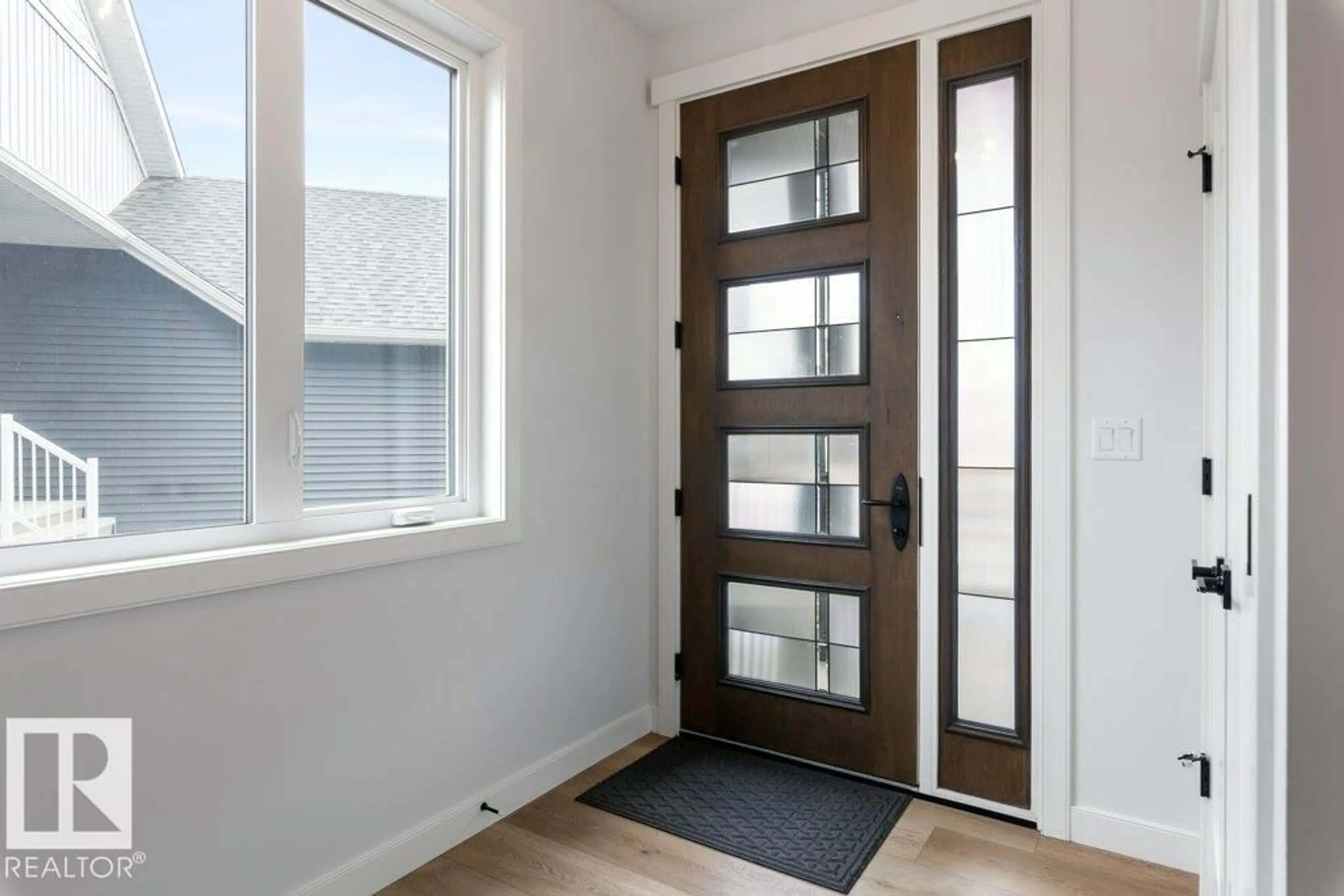 Indoor entryway for 26 RED CREST WY, St. Albert Alberta T8N7Y7