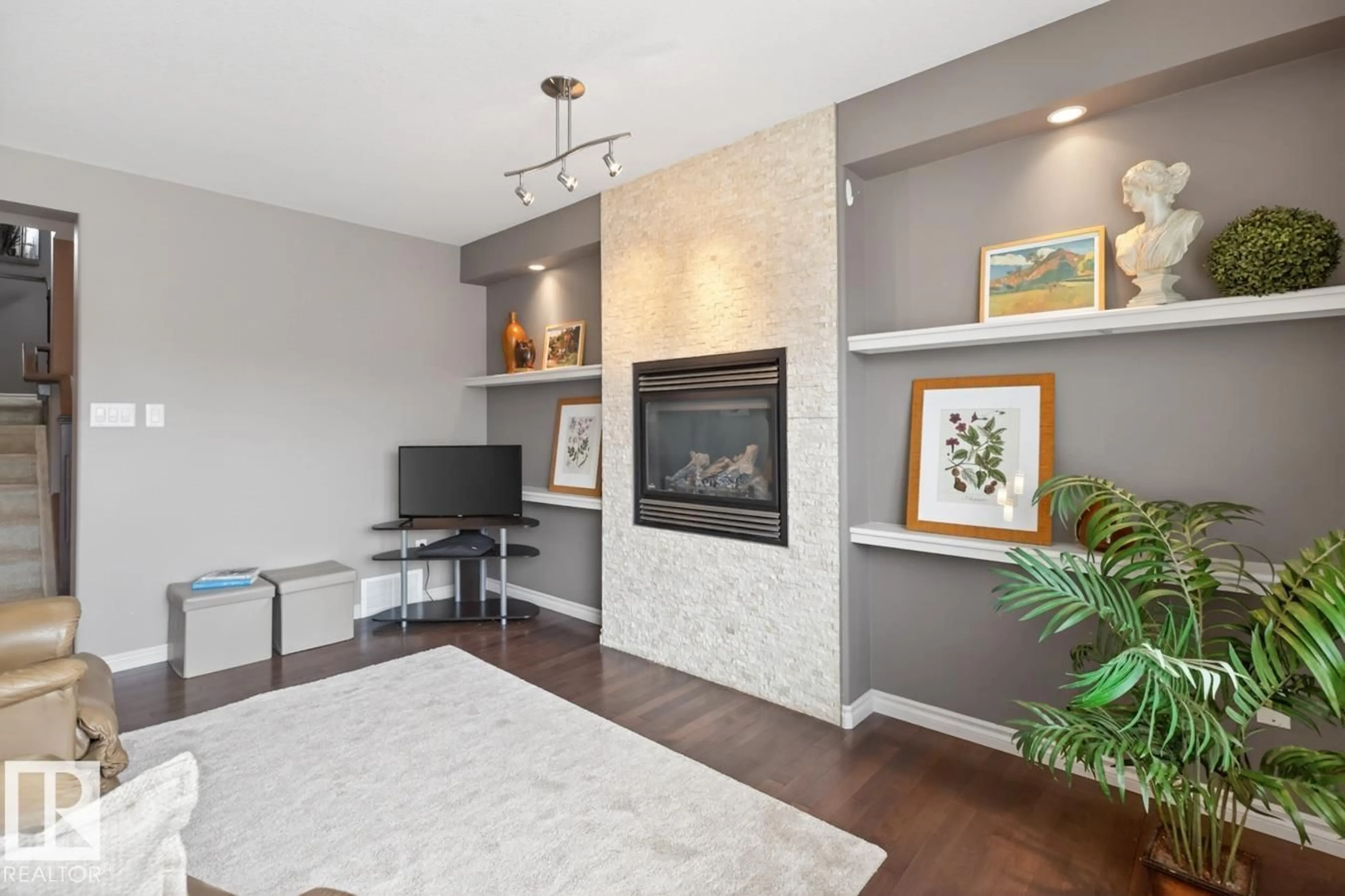 Living room with furniture, unknown for 7335 ESSEX RD, Sherwood Park Alberta T8H0L1